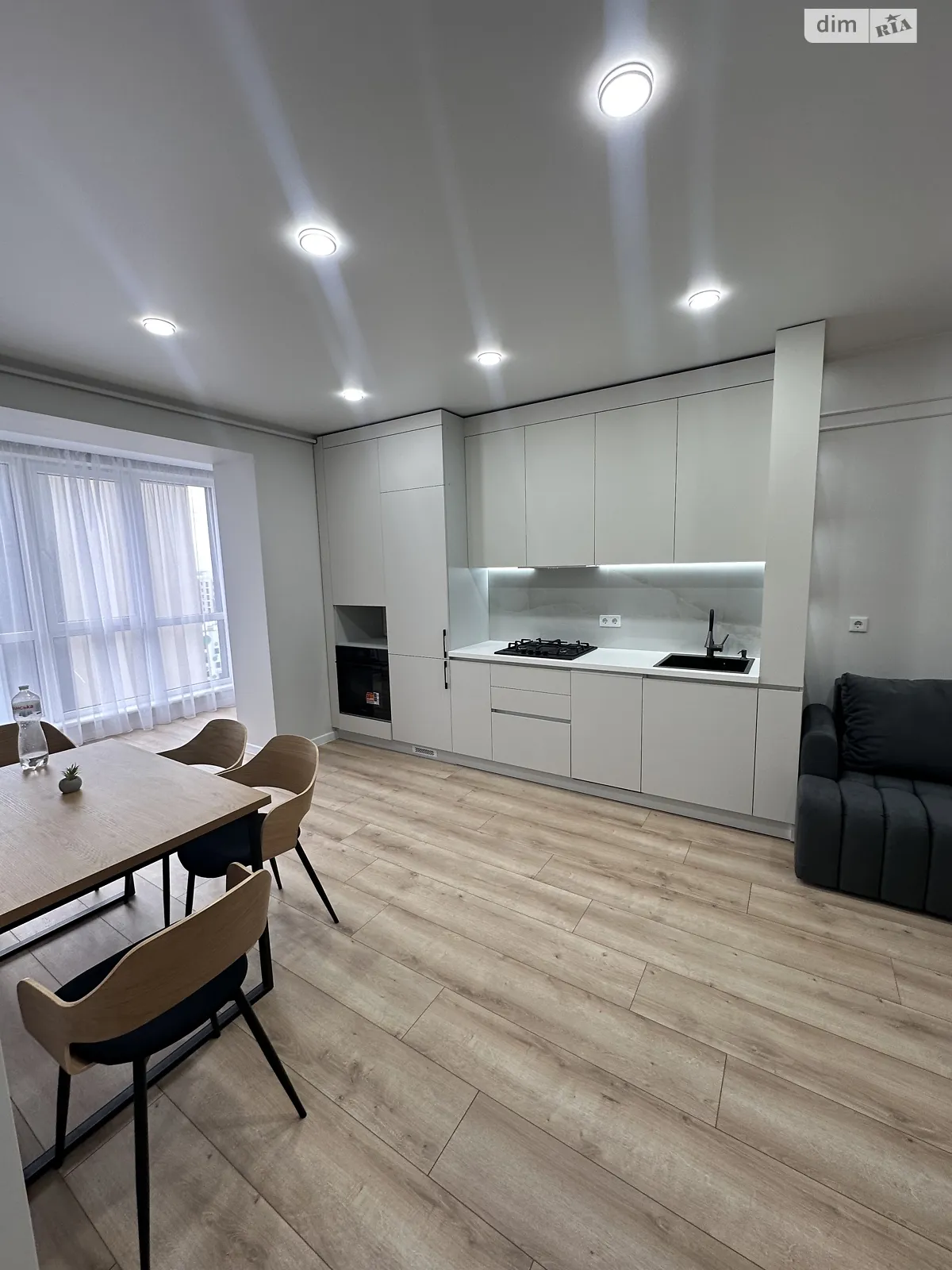 Продается 1-комнатная квартира 47 кв. м в Ровно, ул. Студенческая, 24А - фото 1