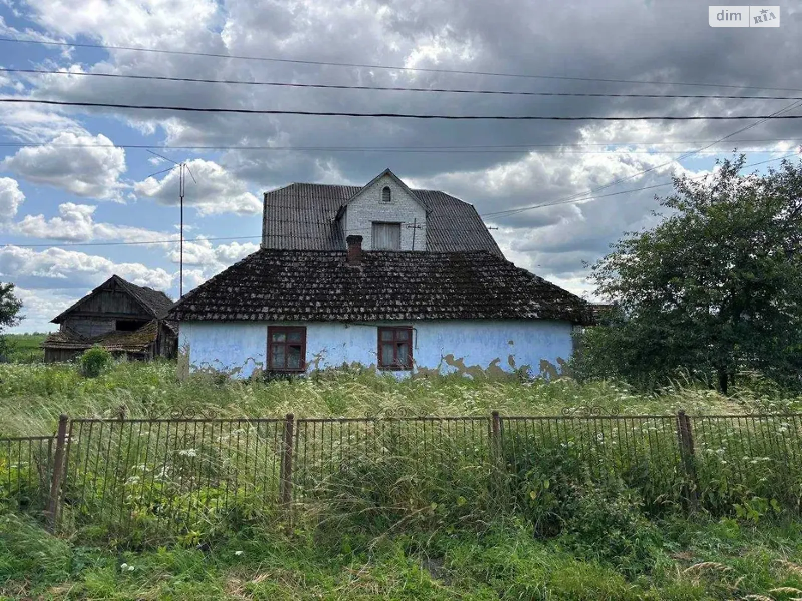 Продается дом на 2 этажа 128 кв. м с подвалом, цена: 34000 € - фото 1