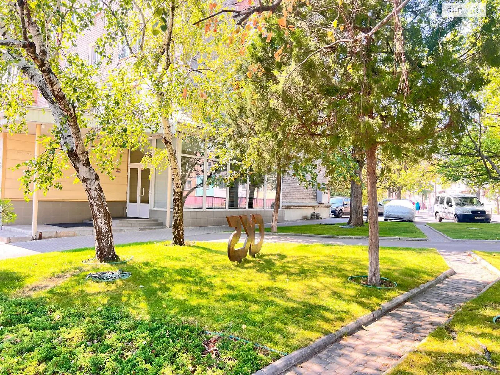 Сдается в аренду офис 120 кв. м в бизнес-центре, цена: 30000 грн - фото 1