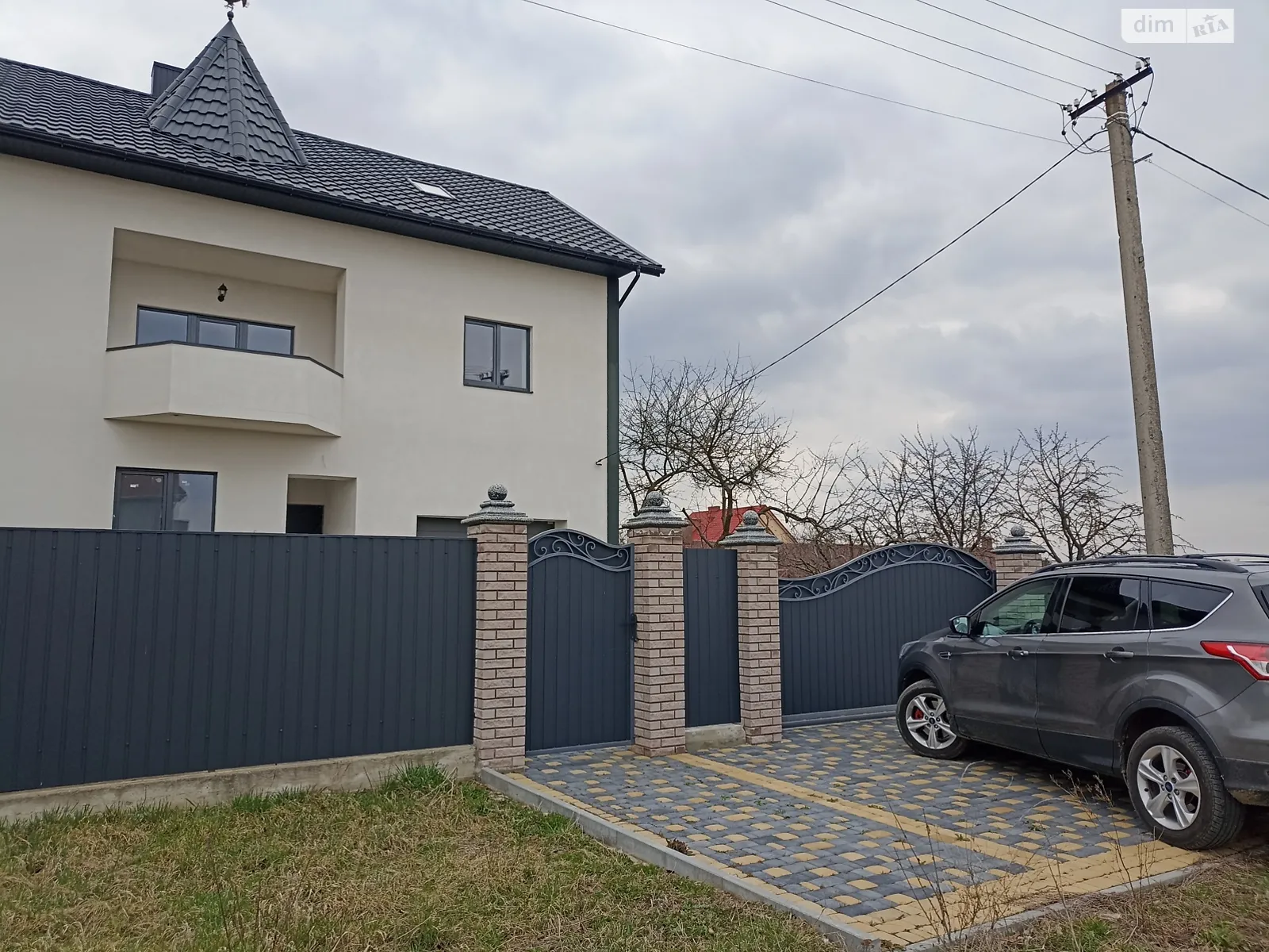 Продается дом на 2 этажа 232 кв. м с участком, цена: 210000 $ - фото 1