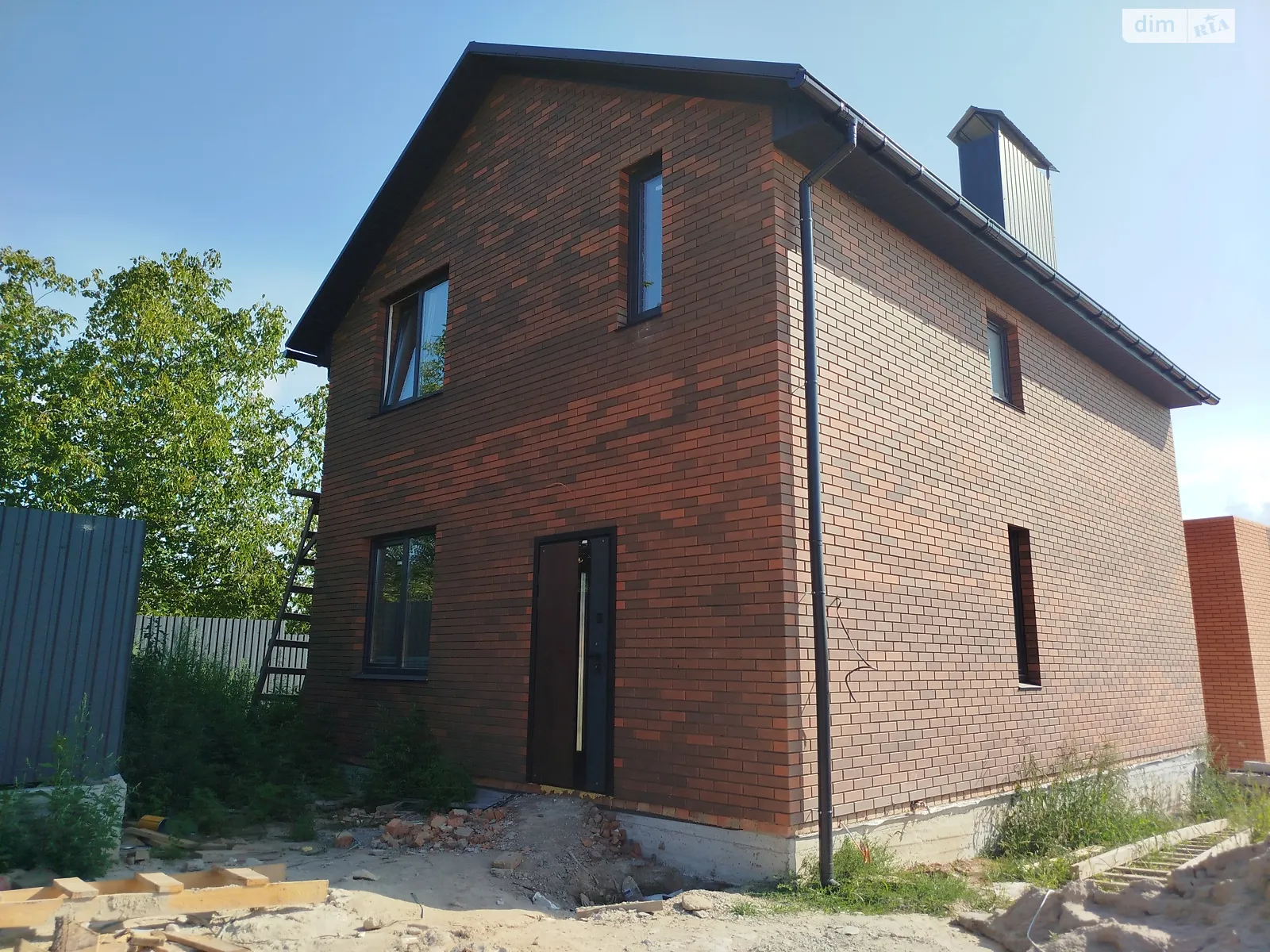 Продается дом на 2 этажа 107 кв. м с бассейном, цена: 82000 $ - фото 1