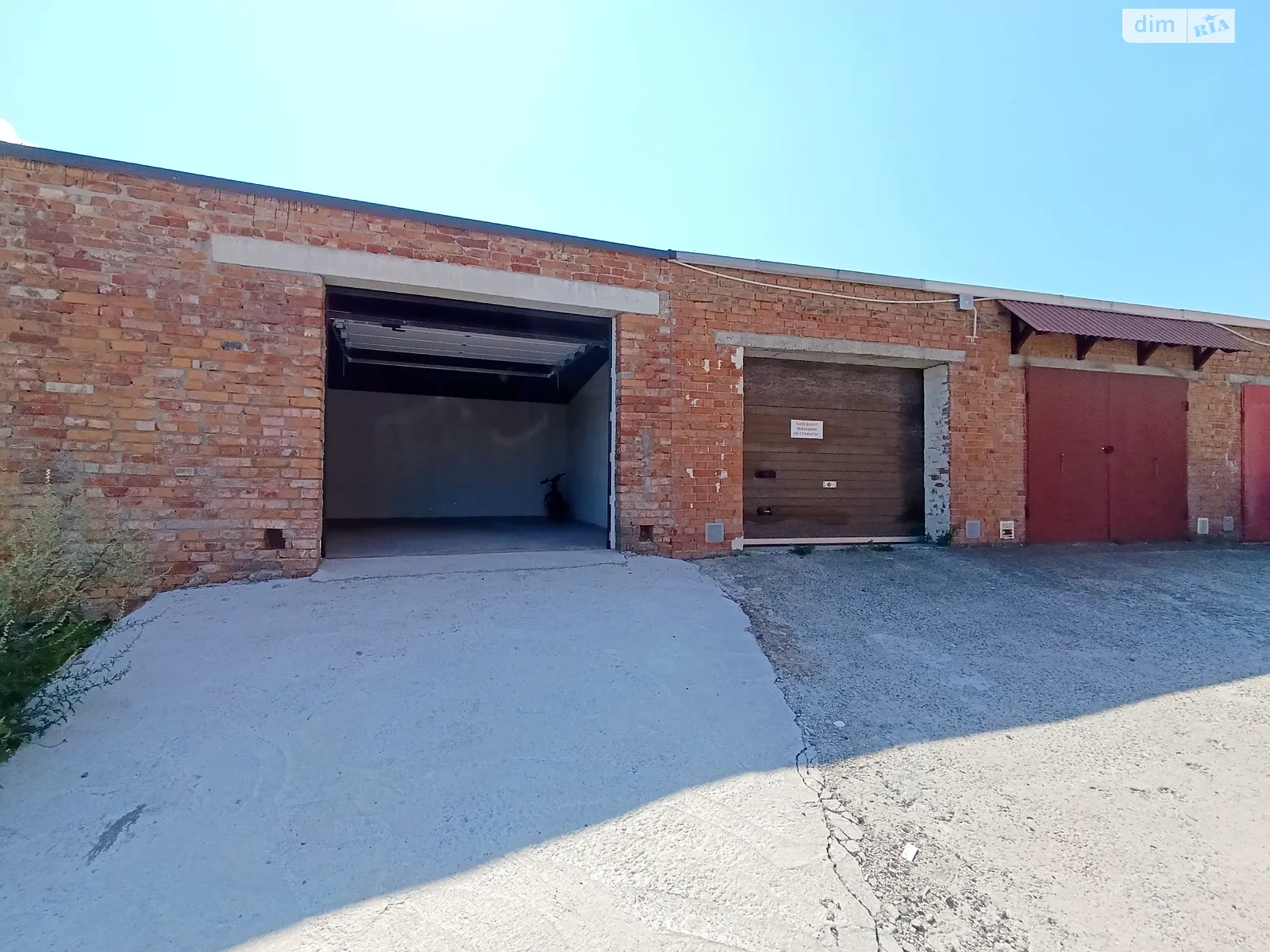 Продается отдельно стоящий гараж под легковое авто на 30 кв. м, цена: 16000 $ - фото 1