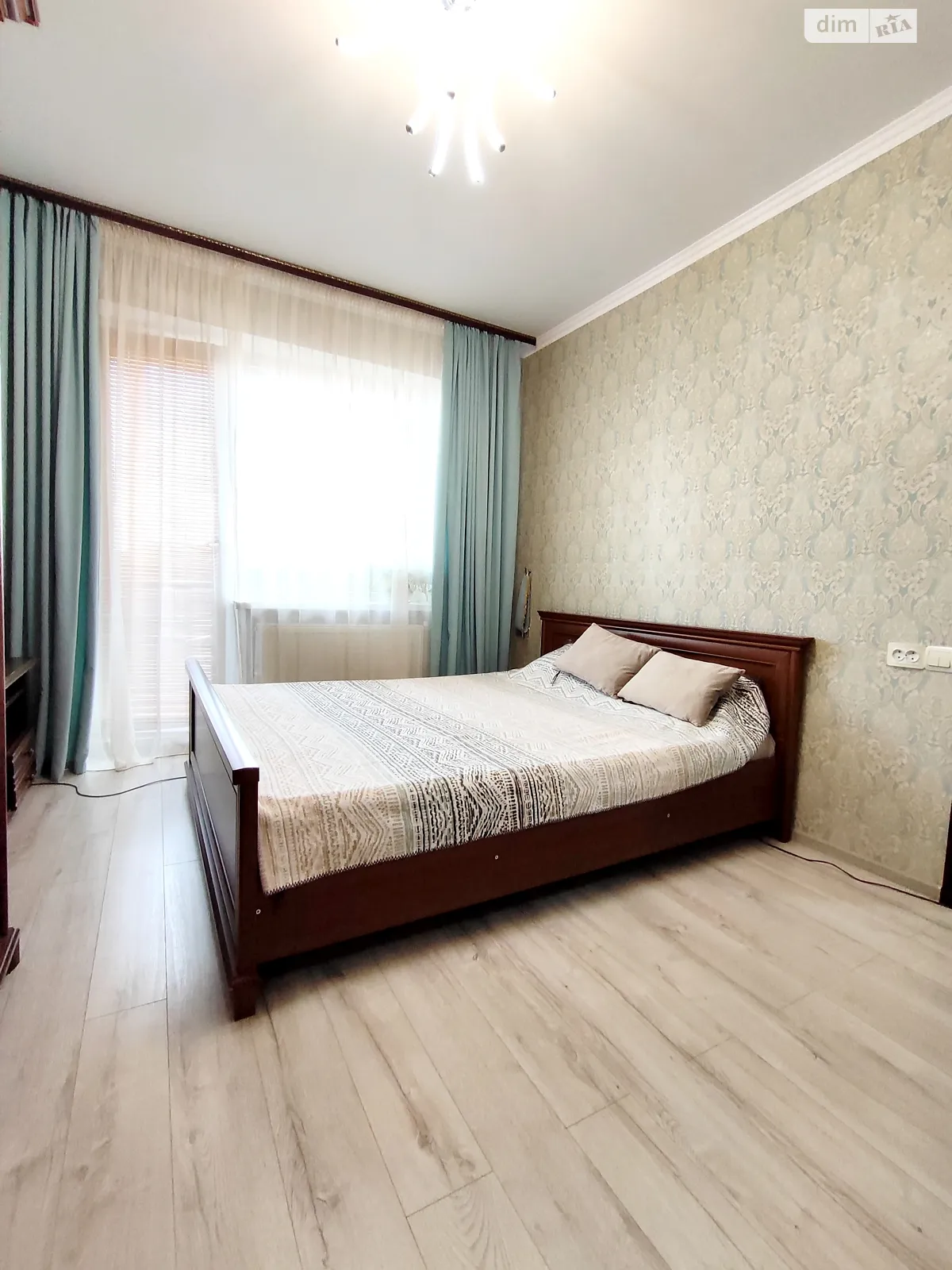 Продается 3-комнатная квартира 71.5 кв. м в Чернигове, ул. Независимости, 14 - фото 1