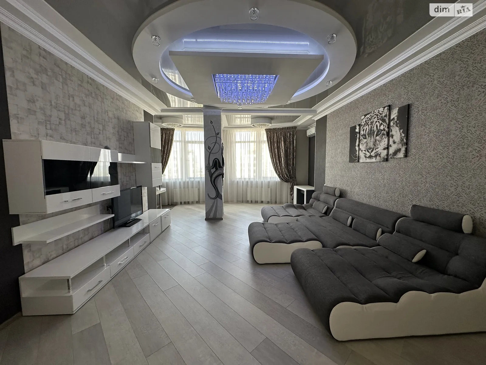 Продается 3-комнатная квартира 115 кв. м в Одессе, бул. Французский, 22/1 - фото 1