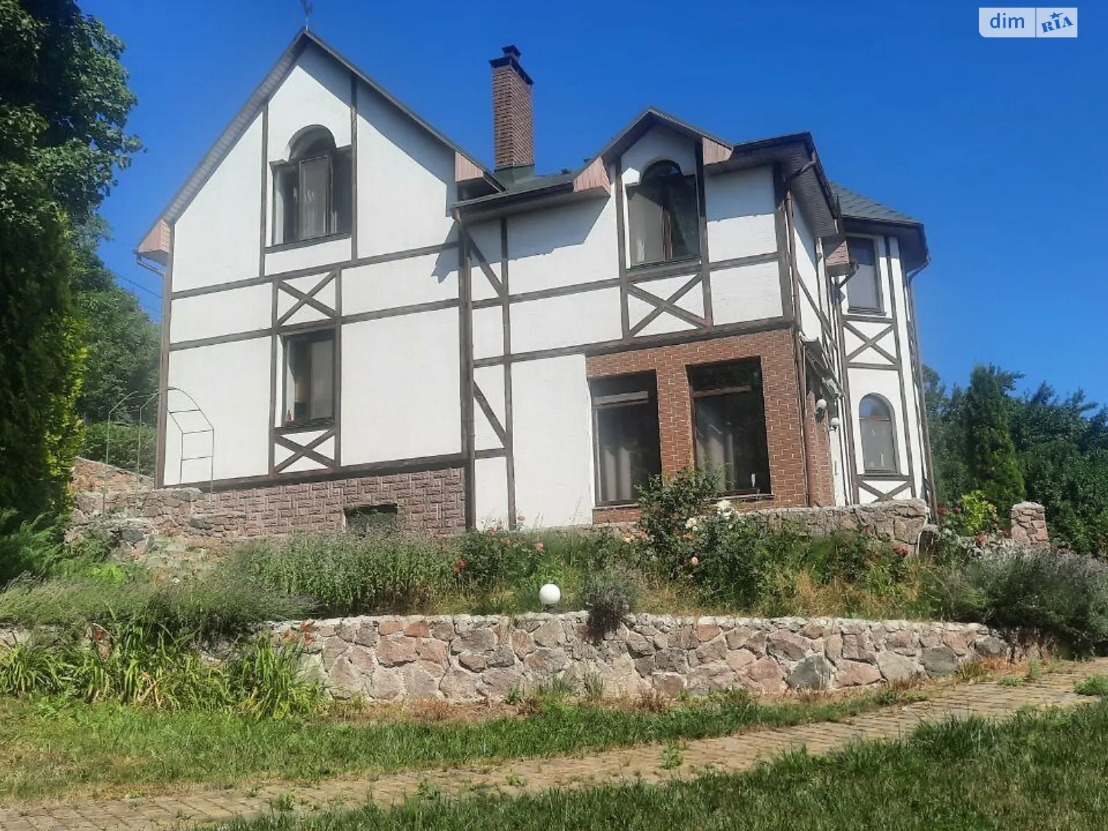 Продается дом на 2 этажа 265 кв. м с камином, цена: 285000 $ - фото 1