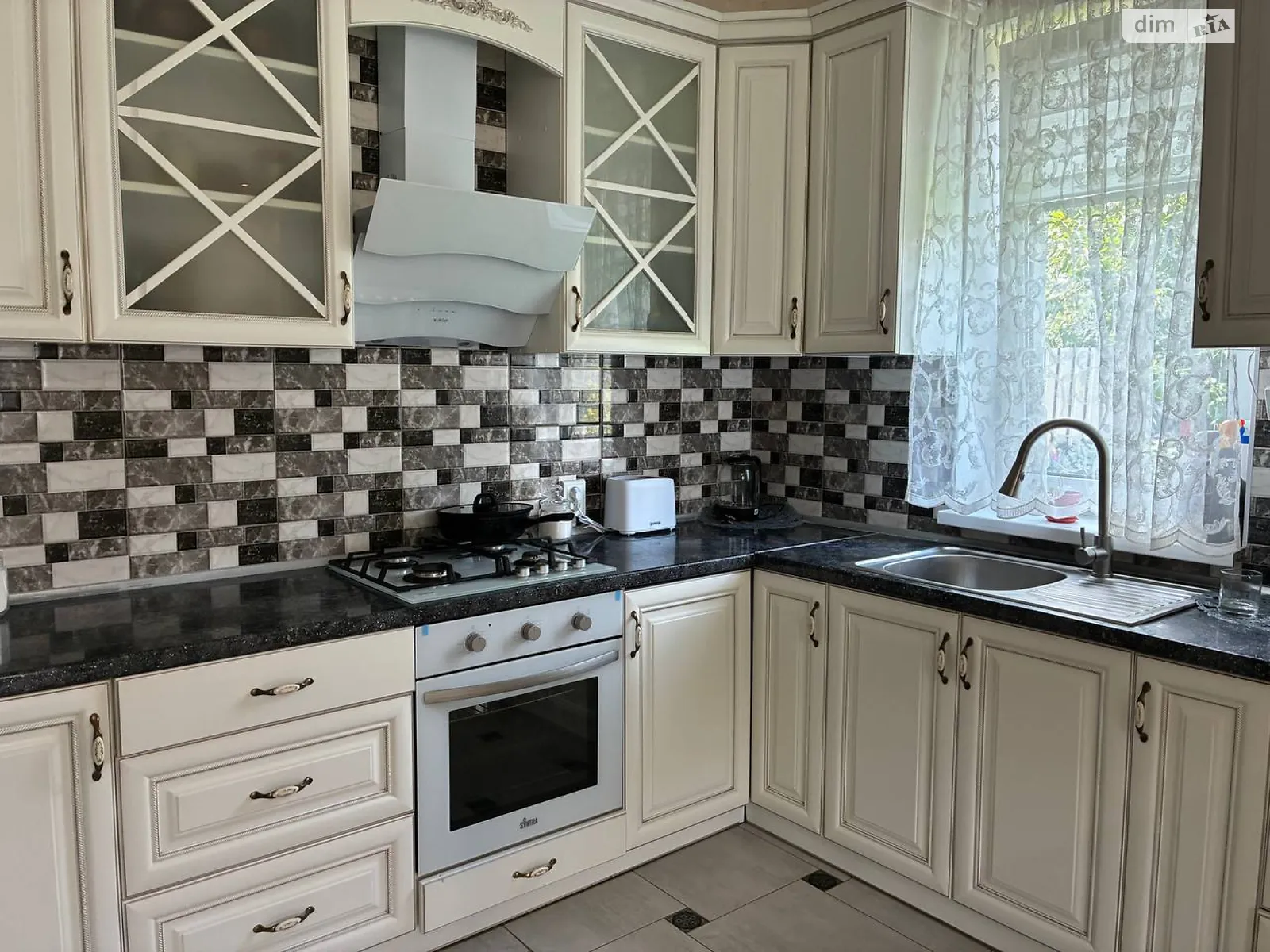 Продается одноэтажный дом 211.2 кв. м с беседкой, цена: 219000 $ - фото 1