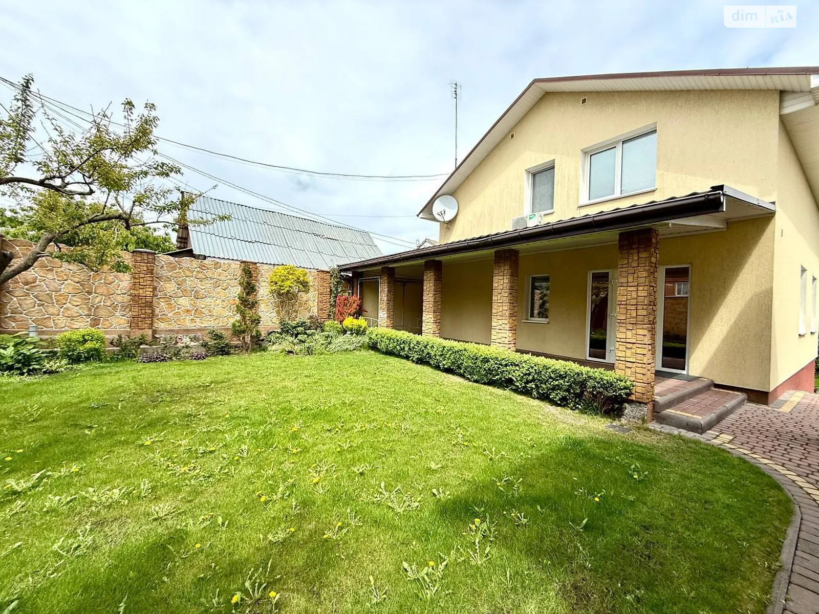 Сдается в аренду дом на 2 этажа 125 кв. м с бассейном, цена: 1197 $ - фото 1