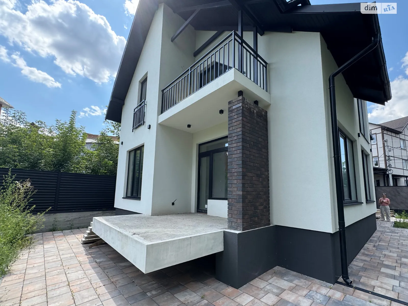 Продается дом на 2 этажа 135 кв. м с гаражом, цена: 200000 $ - фото 1