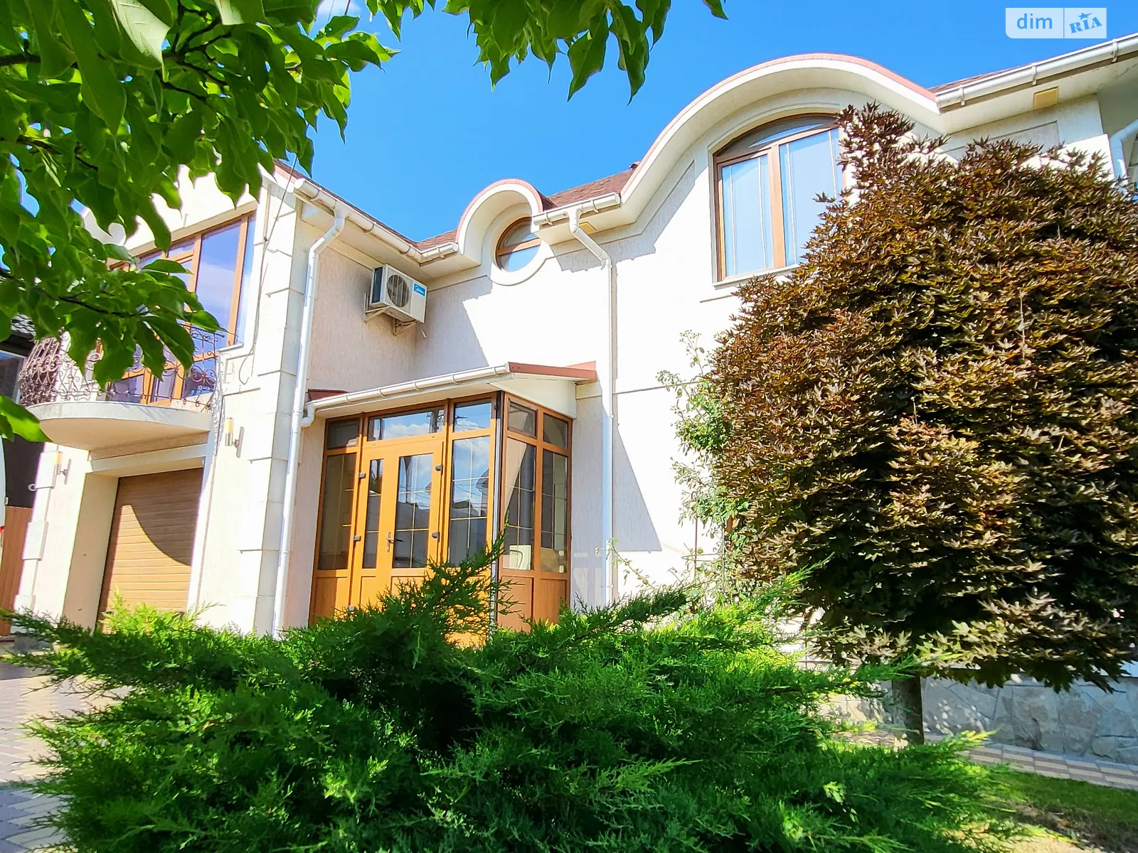 Продается дом на 2 этажа 250 кв. м с беседкой, цена: 310000 $ - фото 1