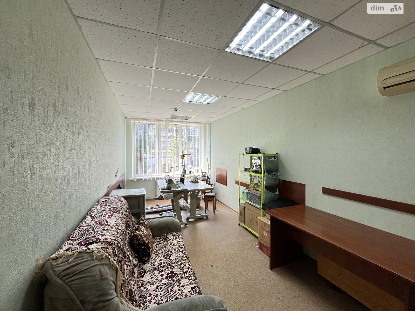 Сдается в аренду офис 26 кв. м в бизнес-центре, цена: 3900 грн - фото 1