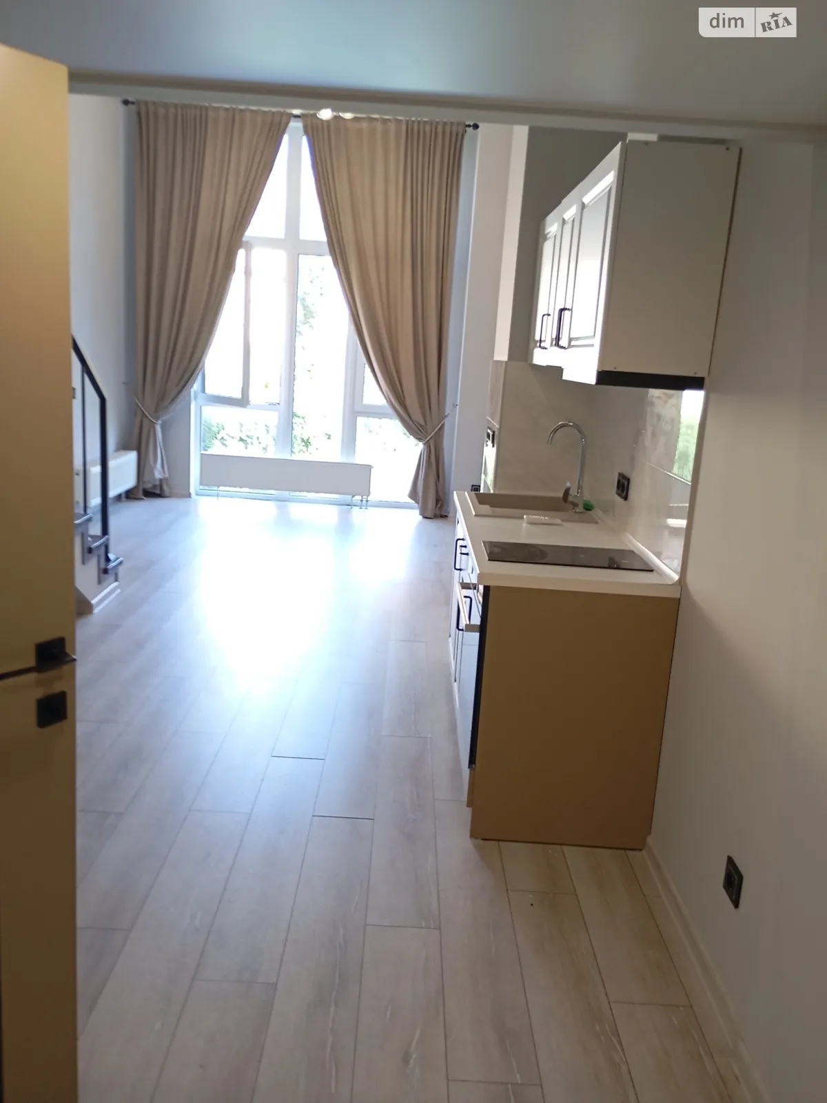 Продается 1-комнатная квартира 40 кв. м в Одессе, пер. Каманина - фото 1