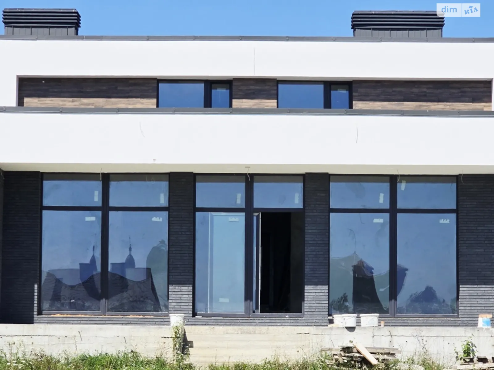 Продается дом на 2 этажа 288.9 кв. м с террасой, цена: 345000 $ - фото 1