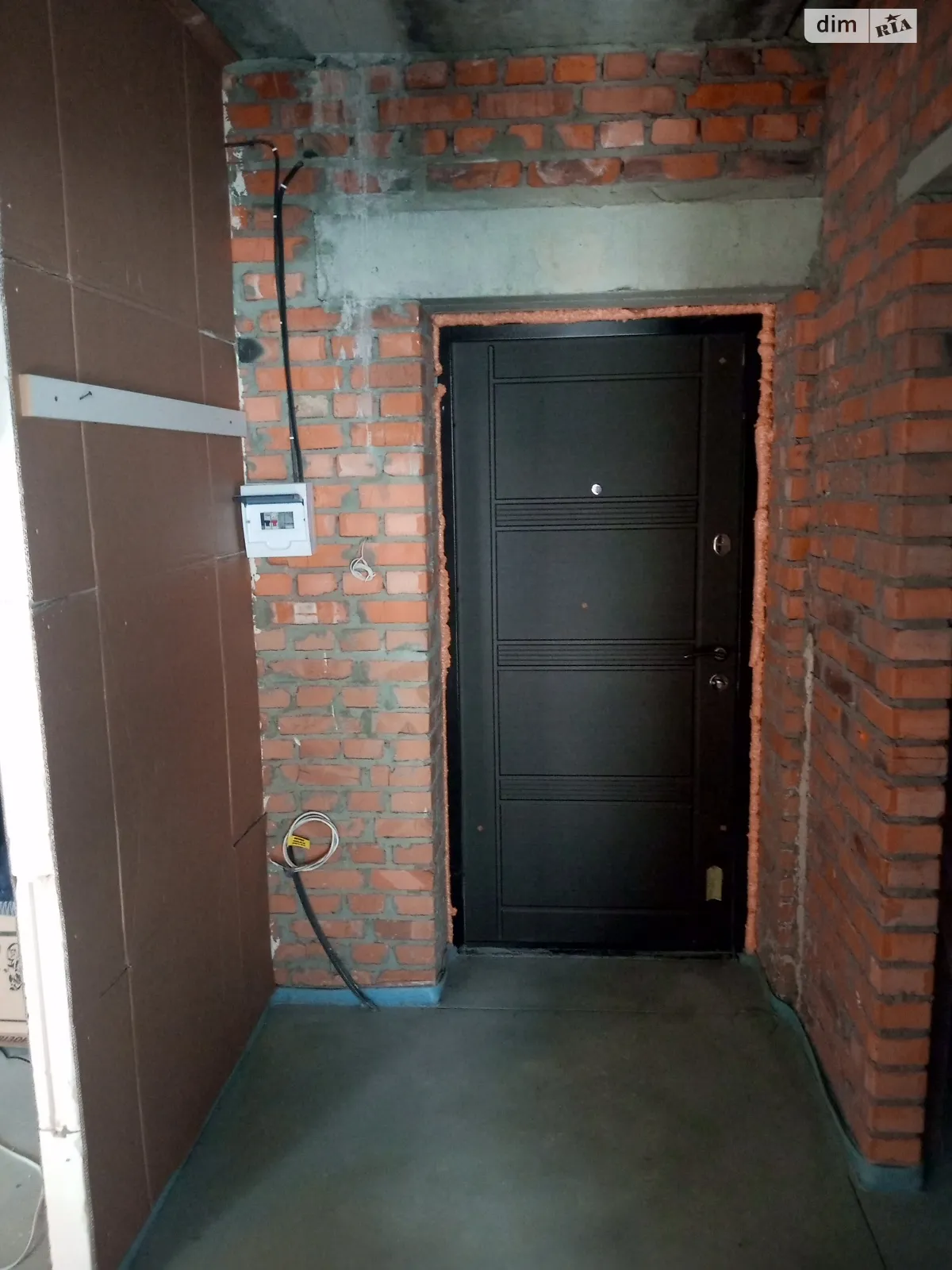 Продается 1-комнатная квартира 38.1 кв. м в Хотове, ул. Промышленная, 1-3 - фото 1