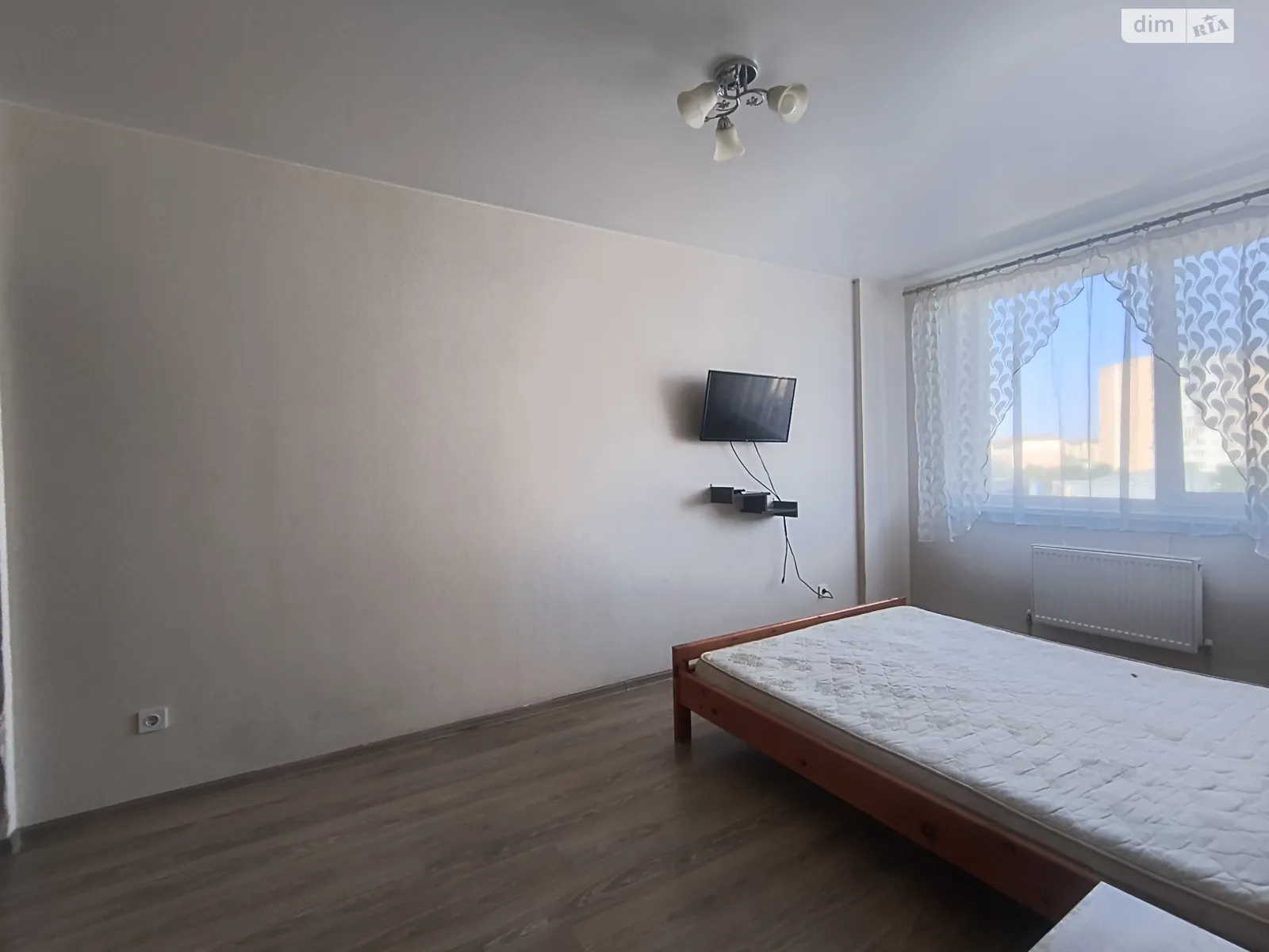 Продается 1-комнатная квартира 33 кв. м в Авангарде, ул. Торговая, 17 - фото 1