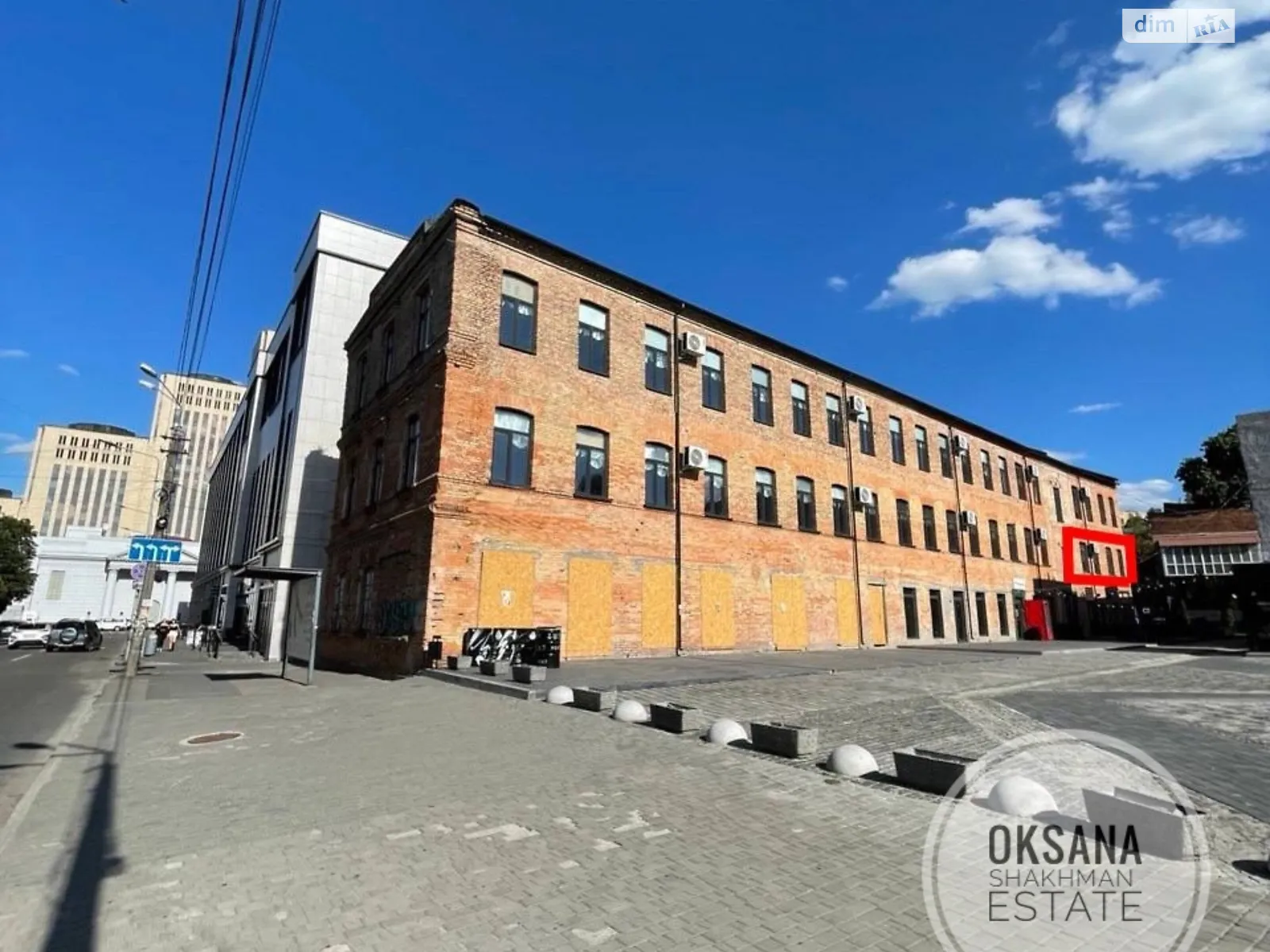 Сдается в аренду офис 85.3 кв. м в бизнес-центре, цена: 996 $ - фото 1