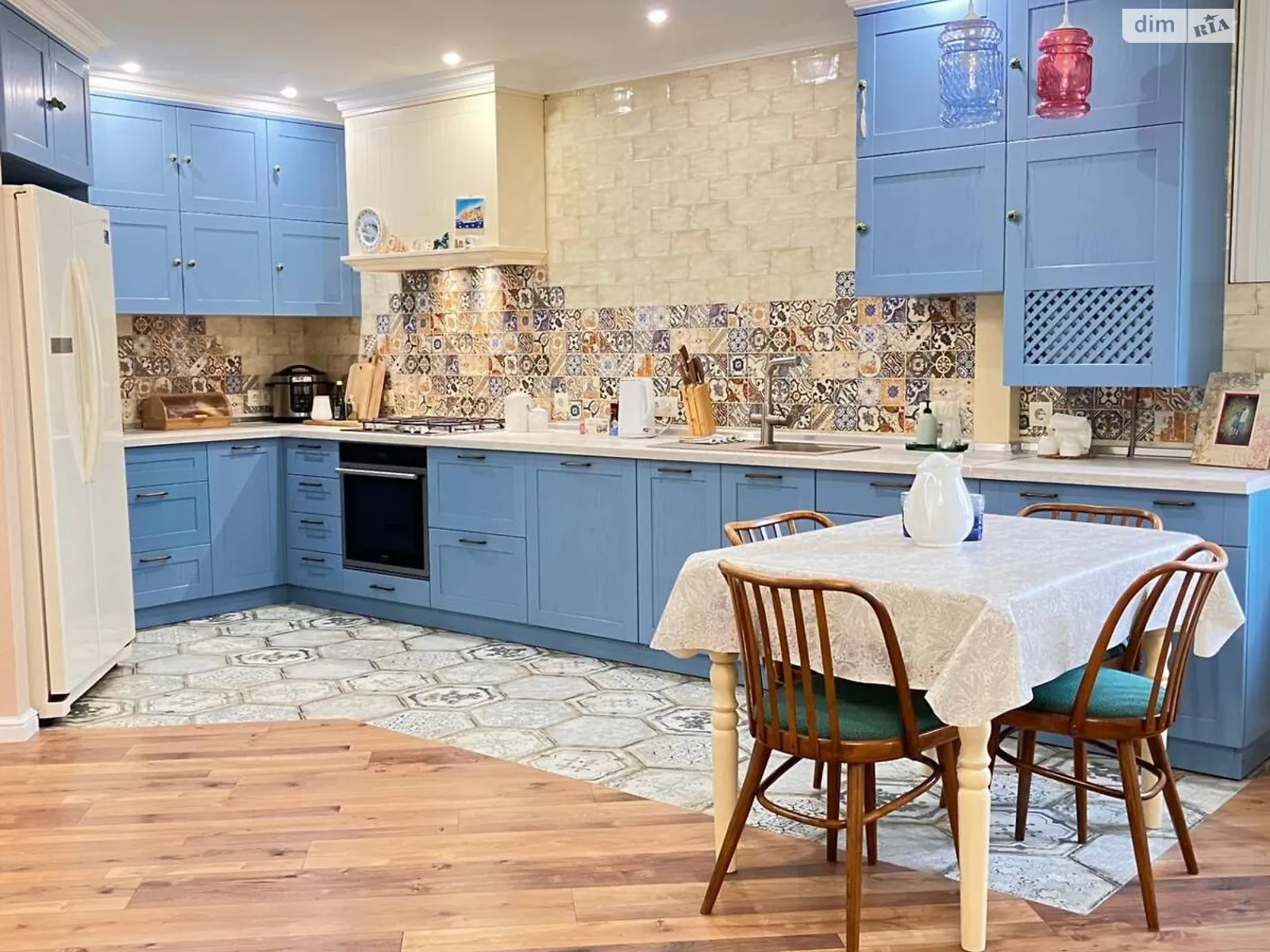 Продается 4-комнатная квартира 125 кв. м в Миргороде, ул. Сорочинская, 53 - фото 1