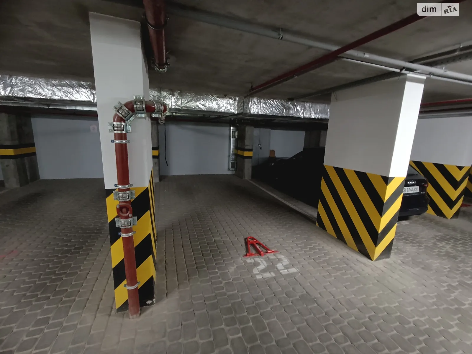Продается подземный паркинг под легковое авто на 17 кв. м, цена: 22100 $ - фото 1