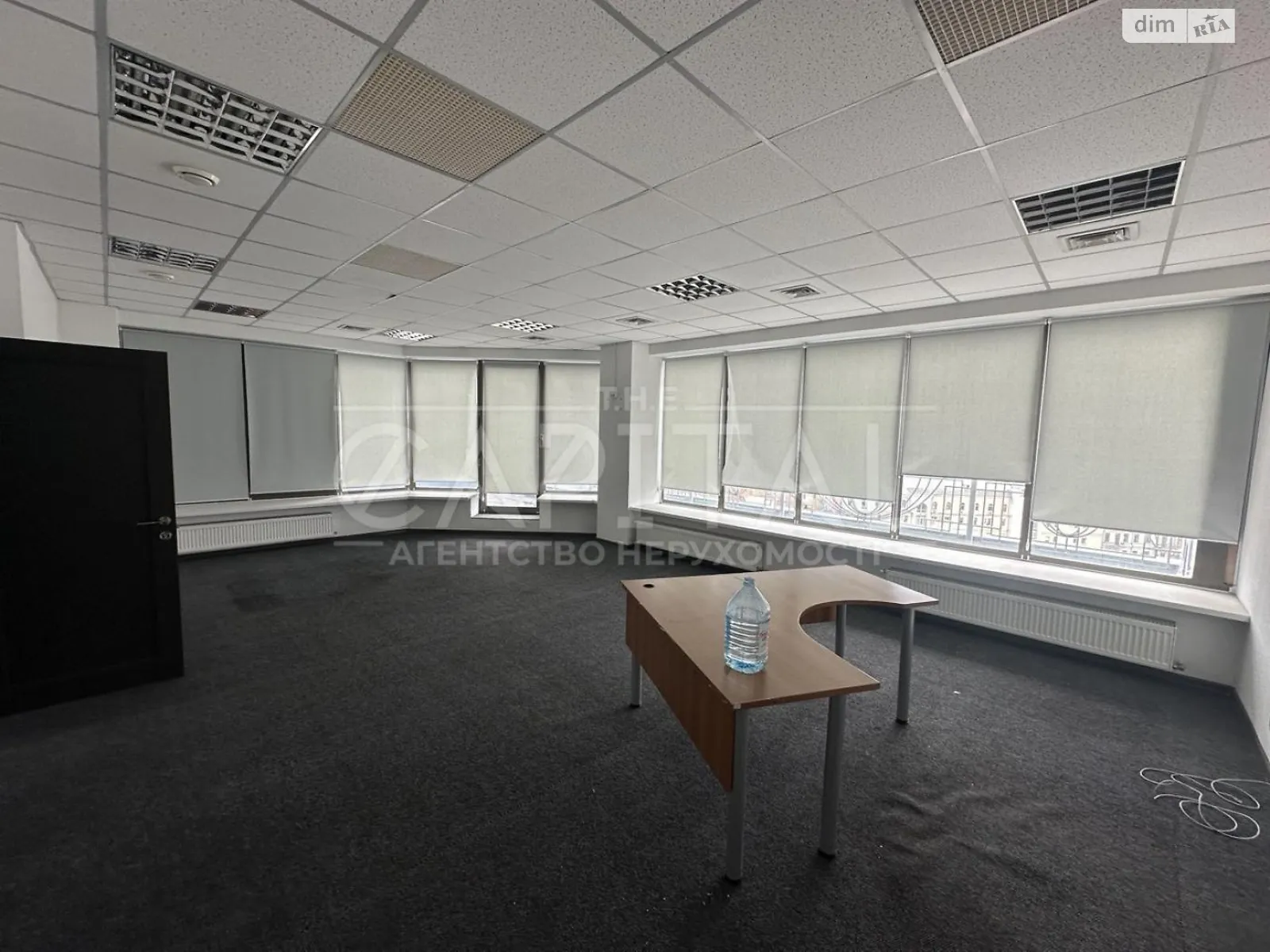 Сдается в аренду офис 99 кв. м в бизнес-центре, цена: 2200 $ - фото 1