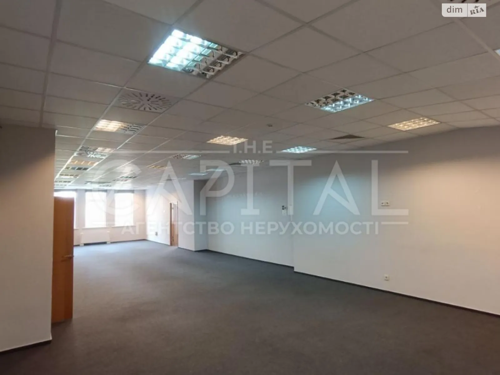 Сдается в аренду офис 266 кв. м в бизнес-центре, цена: 3200 $ - фото 1