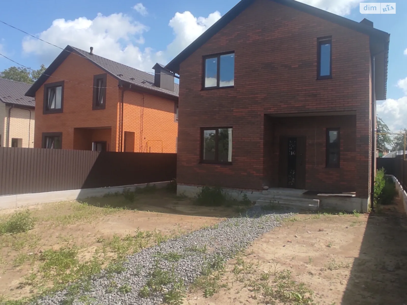 Продается дом на 2 этажа 125 кв. м с камином, цена: 92000 $ - фото 1