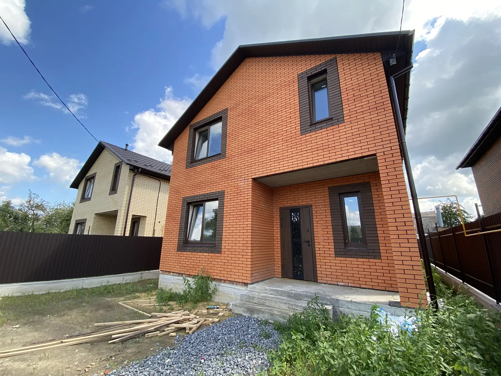 Продается дом на 2 этажа 126 кв. м с террасой, цена: 92000 $ - фото 1