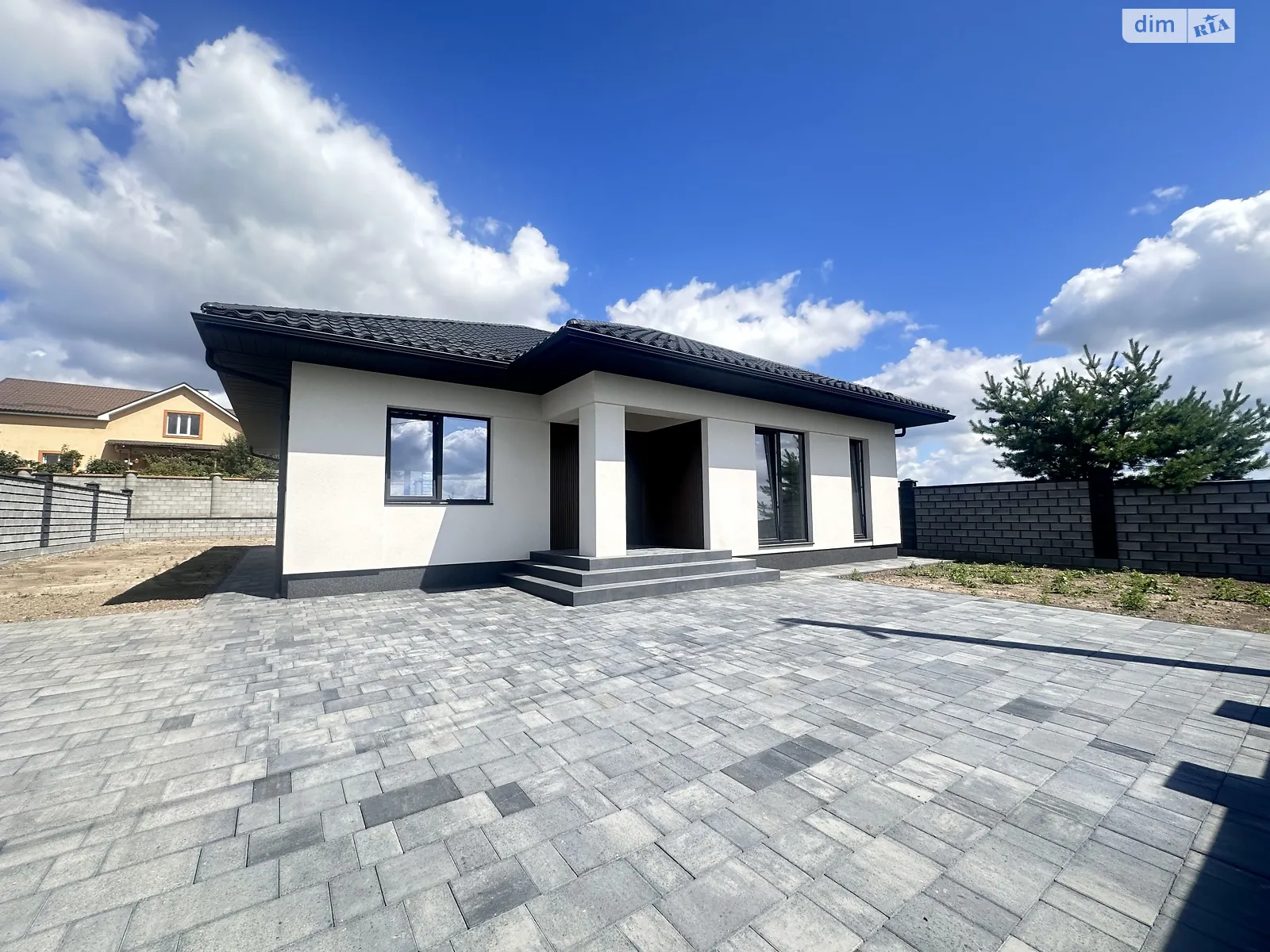 Продается одноэтажный дом 120 кв. м с камином, цена: 170000 $ - фото 1