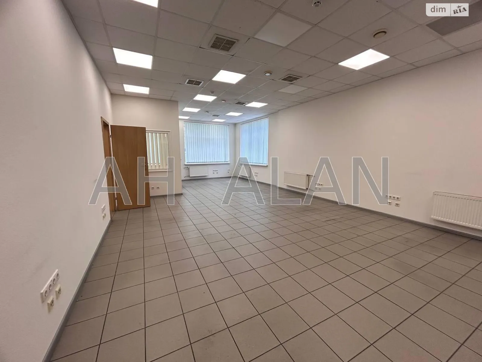 Сдается в аренду офис 167 кв. м в бизнес-центре, цена: 63460 грн - фото 1