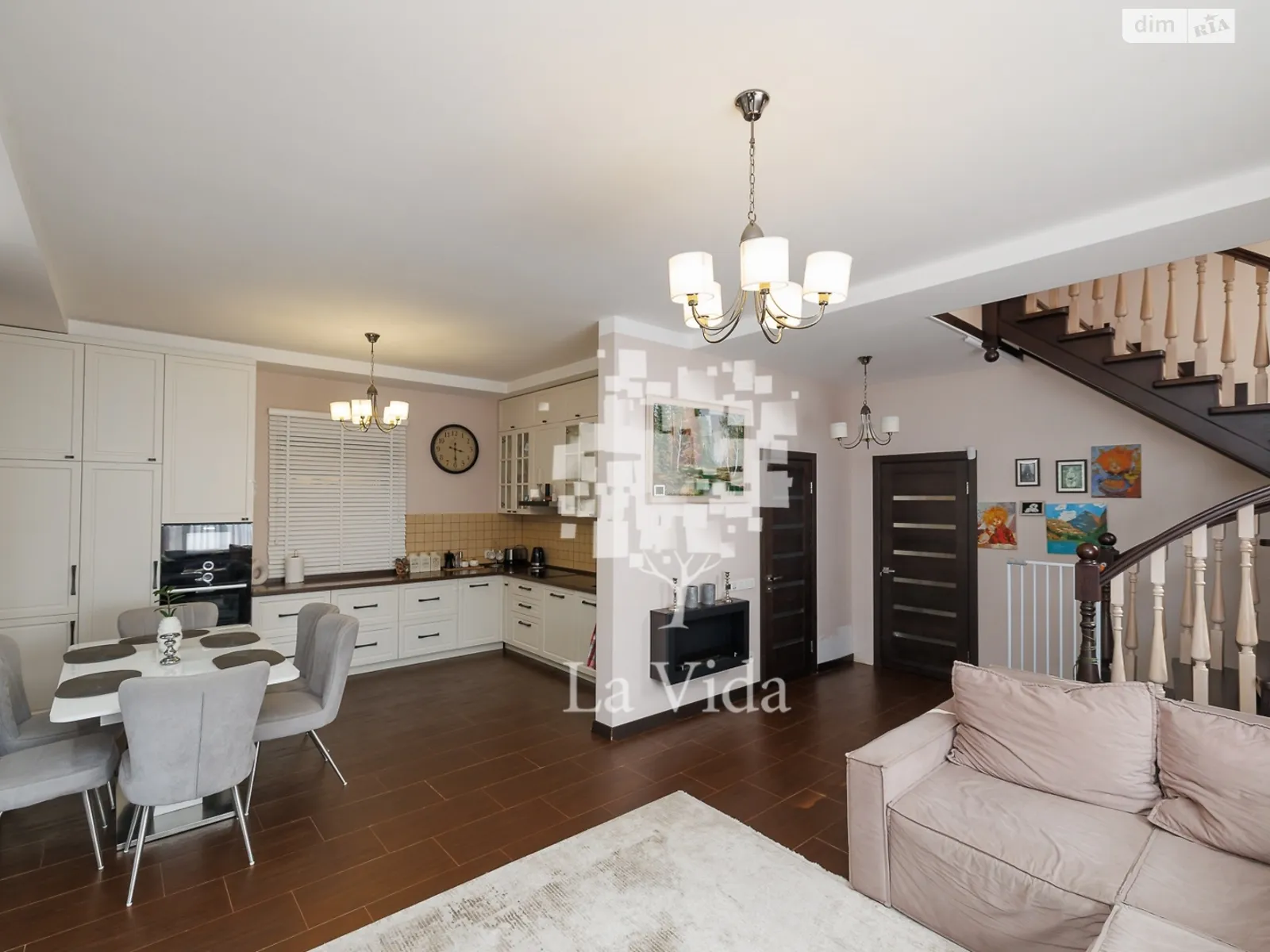 Продается дом на 2 этажа 117 кв. м с беседкой, цена: 255000 $ - фото 1