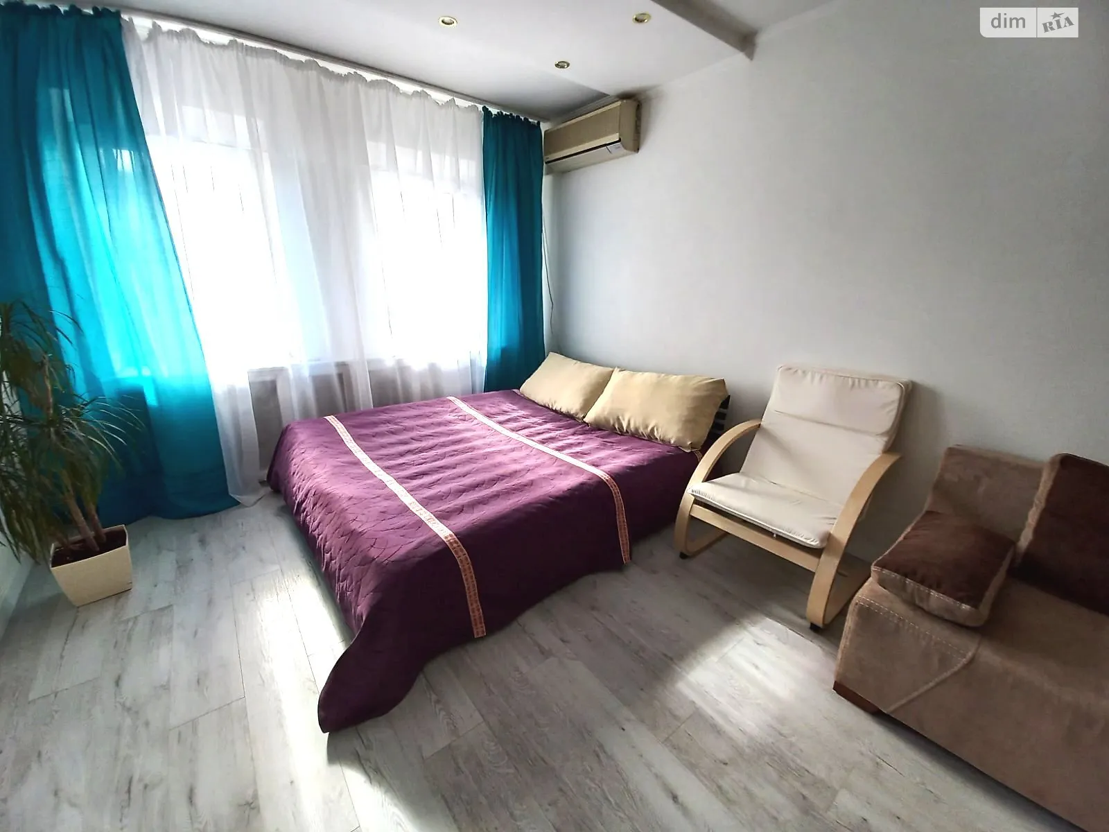 Продается 1-комнатная квартира 50 кв. м в Киеве, ул. Срибнокильская, 20 - фото 1