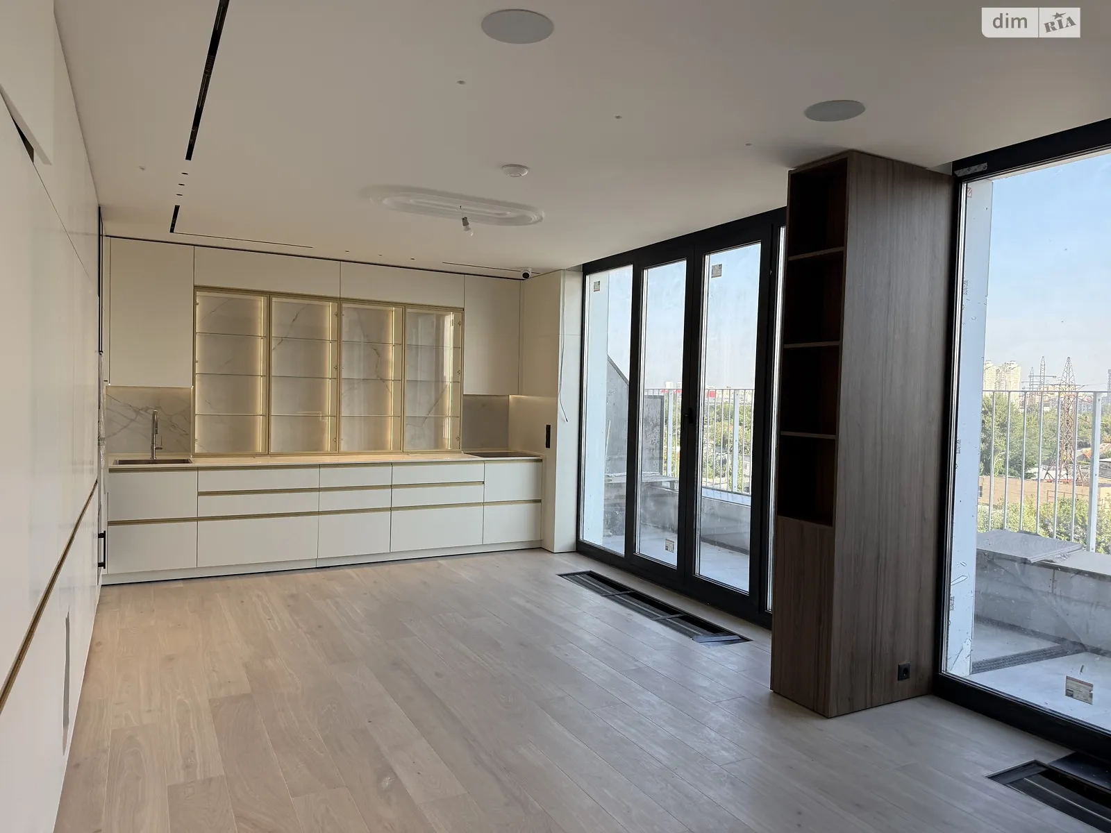 Продается 3-комнатная квартира 120 кв. м в Киеве, ул. Набережно-Рыбальская дорога, 9 - фото 1