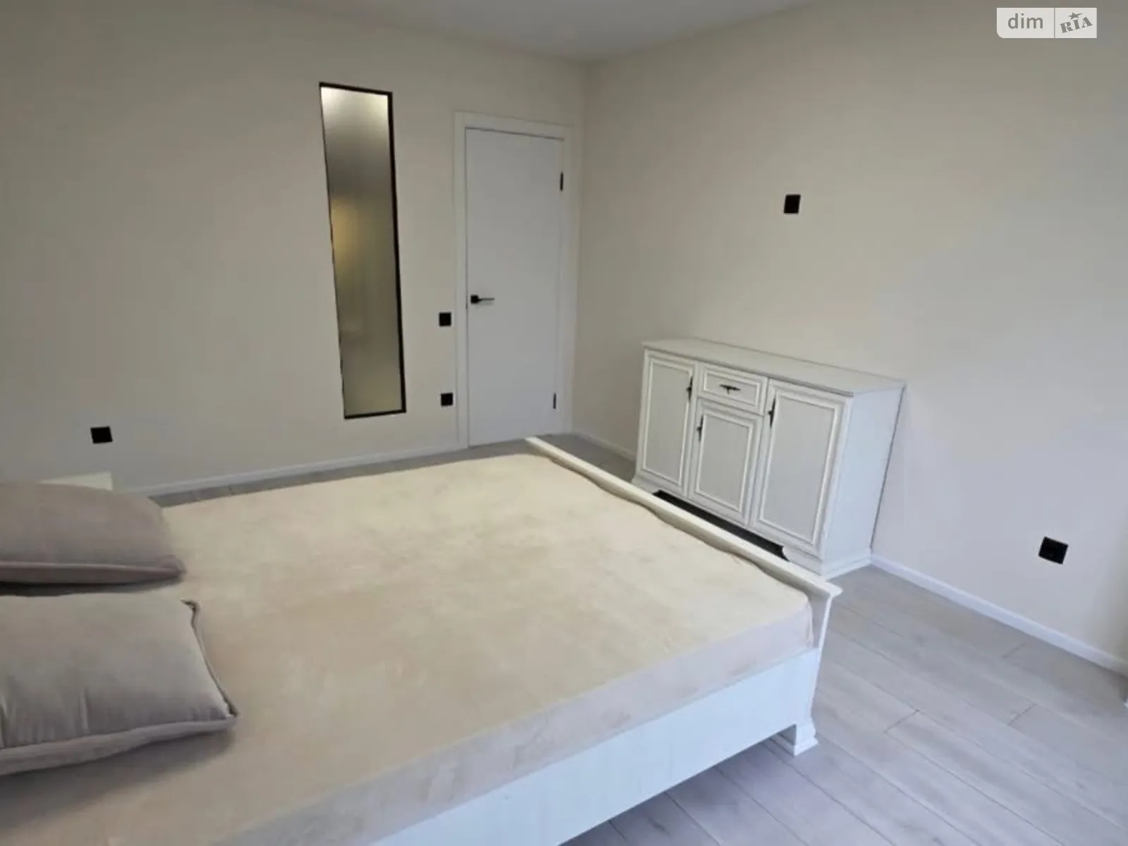 2-кімнатна квартира 70 кв. м у Тернополі, вул. Сахарова Андрія Академіка, 10 - фото 1