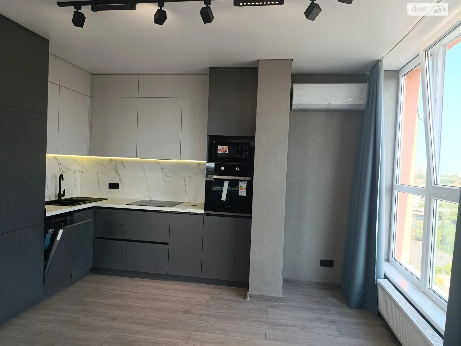 Продається 1-кімнатна квартира 54.3 кв. м у Одесі, вул. Бугаївська, 44 - фото 1