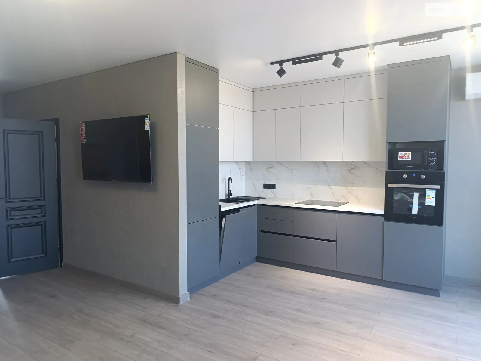 Продається 1-кімнатна квартира 63.3 кв. м у Одесі, вул. Бугаївська, 44 - фото 1