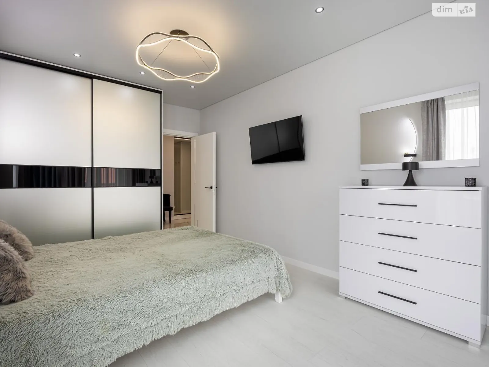 Продается 1-комнатная квартира 52.3 кв. м в Львове, ул. Зеленая, 151 - фото 1