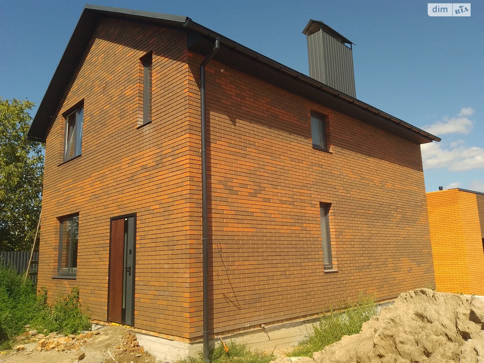 Продается дом на 2 этажа 104 кв. м с бассейном, цена: 83000 $ - фото 1