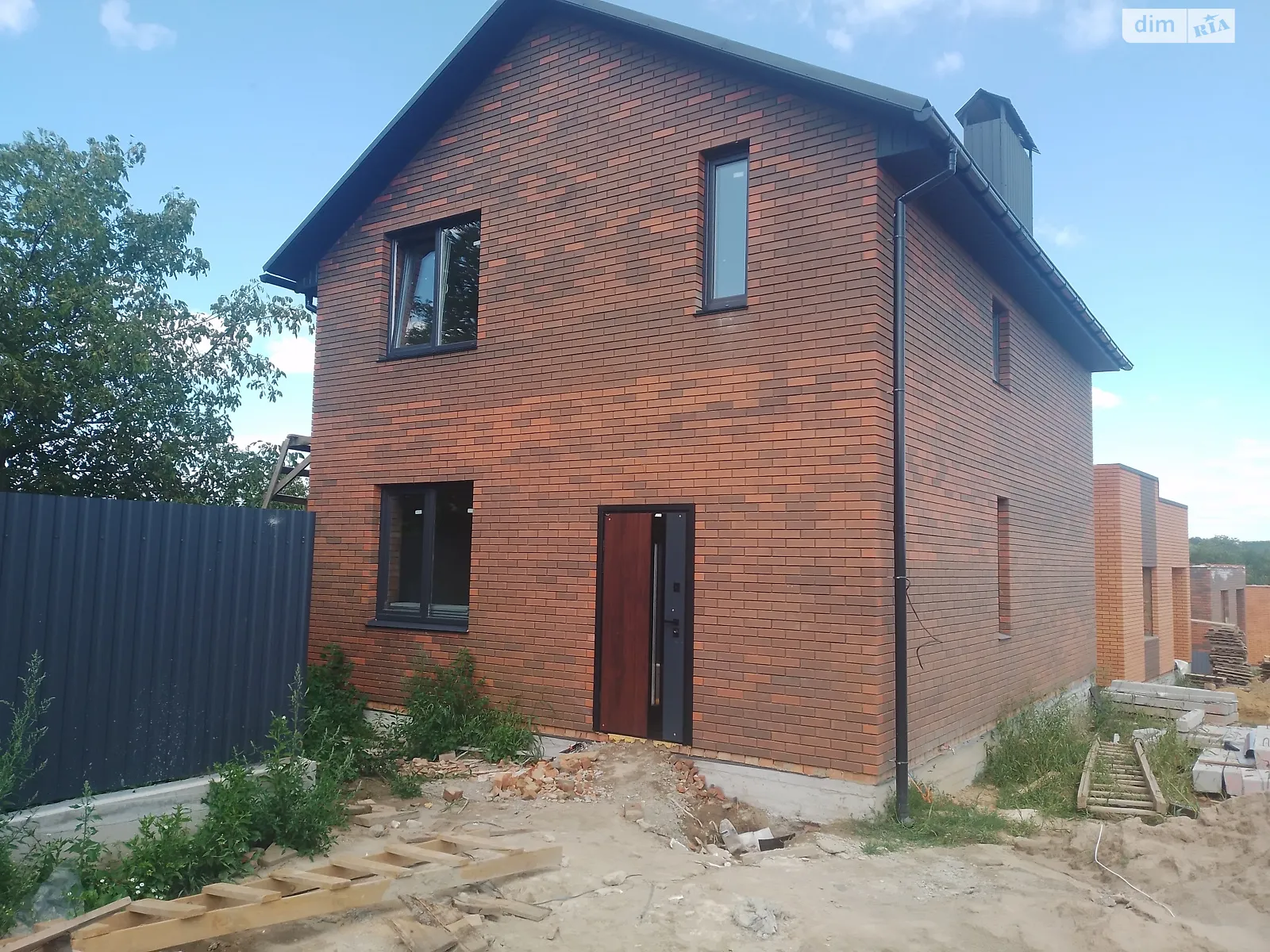 Продается дом на 2 этажа 105 кв. м с подвалом, цена: 88000 $ - фото 1