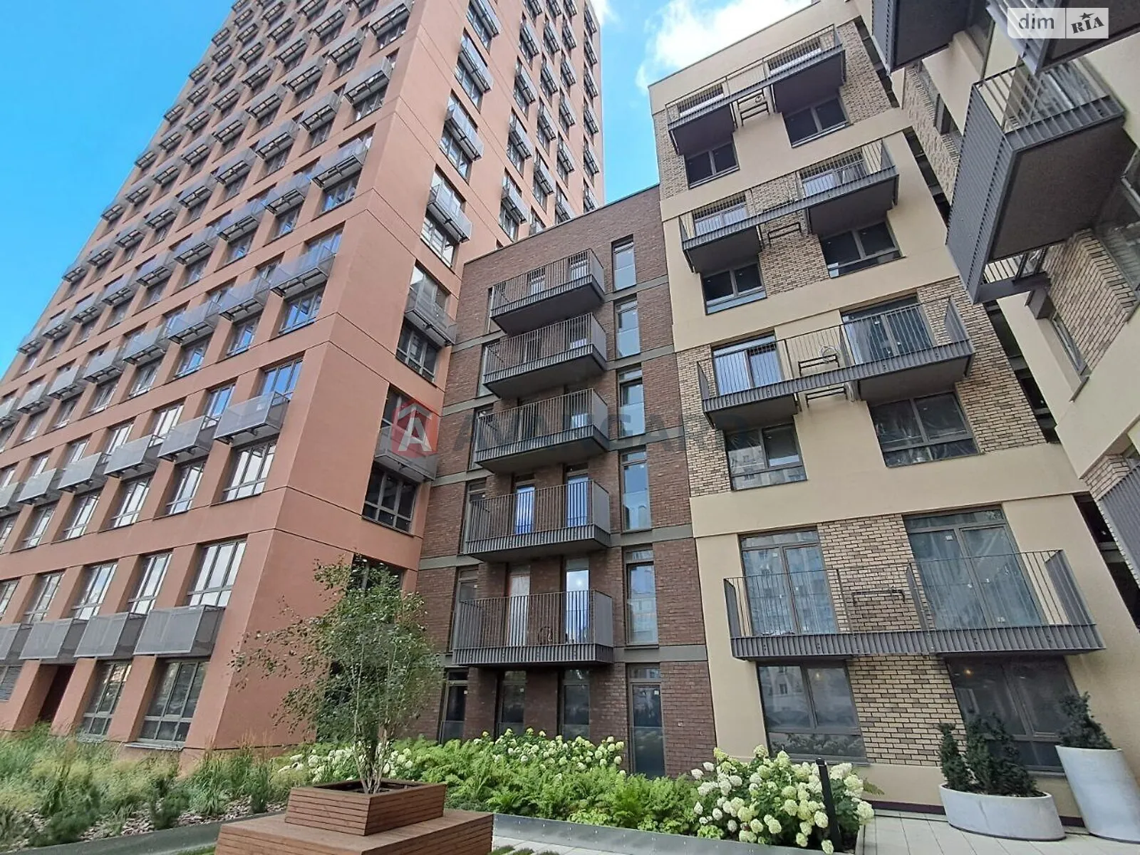 Продается 1-комнатная квартира 42 кв. м в Киеве, ул. Вавиловых, 11 - фото 1
