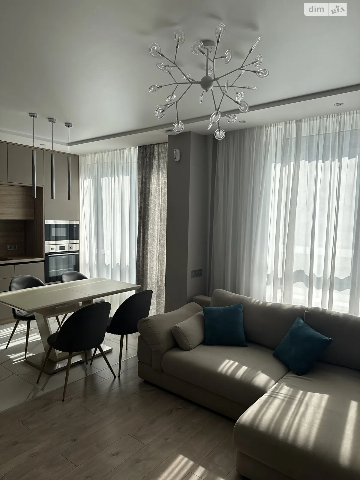 Продається 2-кімнатна квартира 73 кв. м у Ірпені, вул. Університетська(Карла Маркса), 3/2 - фото 1