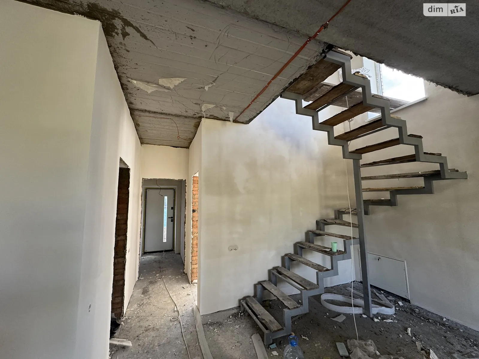 Продается дом на 2 этажа 105 кв. м с верандой, цена: 88000 $ - фото 1