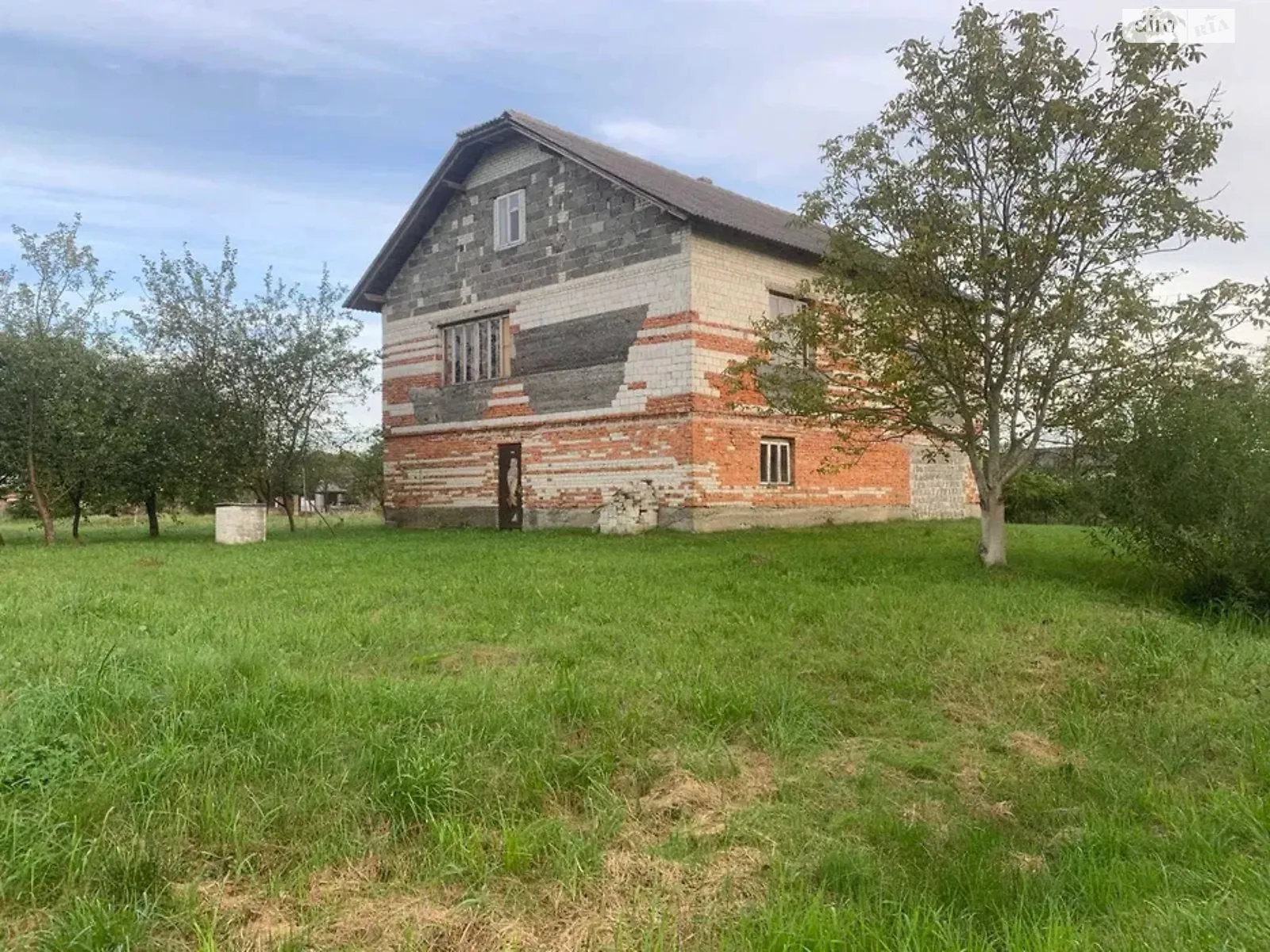 Продается дом на 2 этажа 226 кв. м с баней/сауной, цена: 26000 $ - фото 1