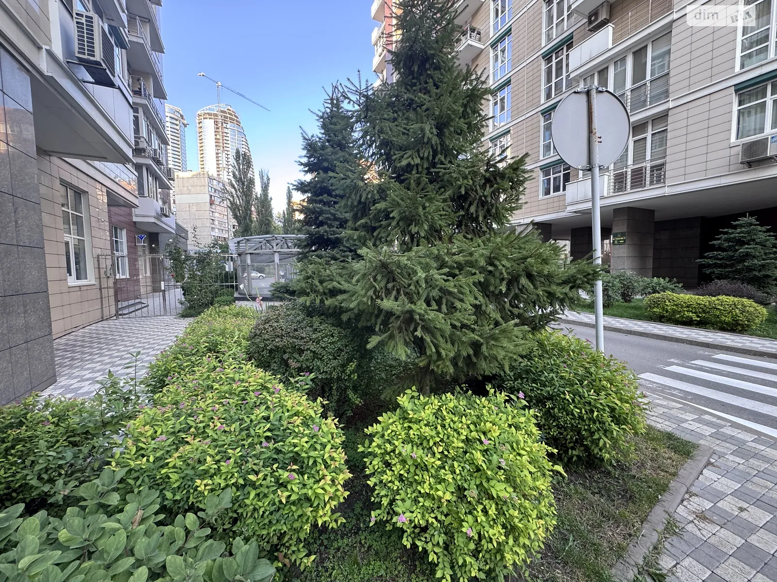 Продается 4-комнатная квартира 102 кв. м в Киеве, ул. Академика Филатова, 2/1 - фото 1