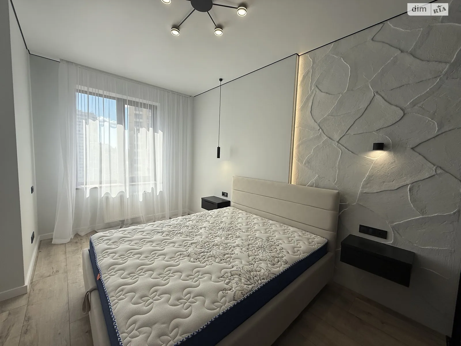 Продается 1-комнатная квартира 42 кв. м в Одессе, ул. Генуэзская, 1/1 - фото 1