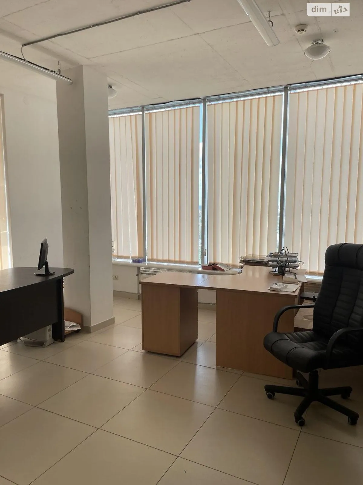 Здається в оренду офіс 149.7 кв. м в бізнес-центрі, цена: 15000 грн - фото 1