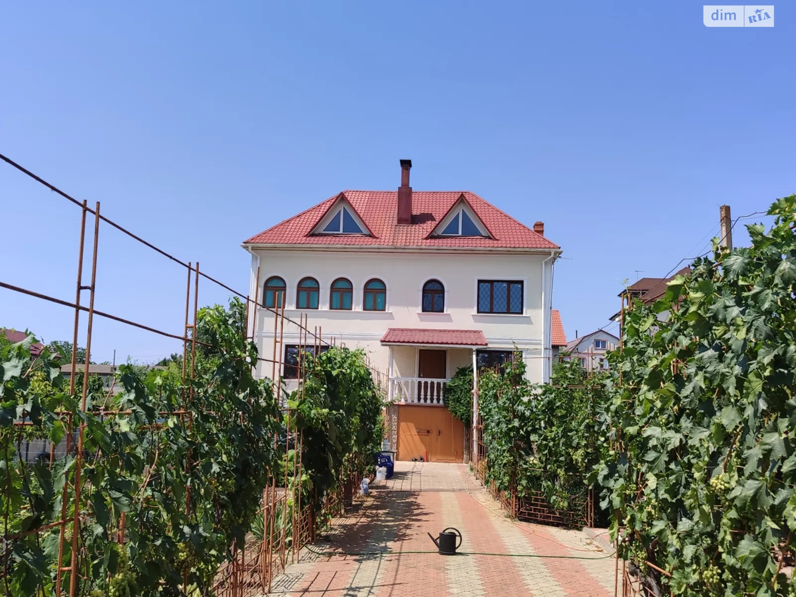 Продается дом на 2 этажа 373 кв. м с беседкой, цена: 220000 $ - фото 1