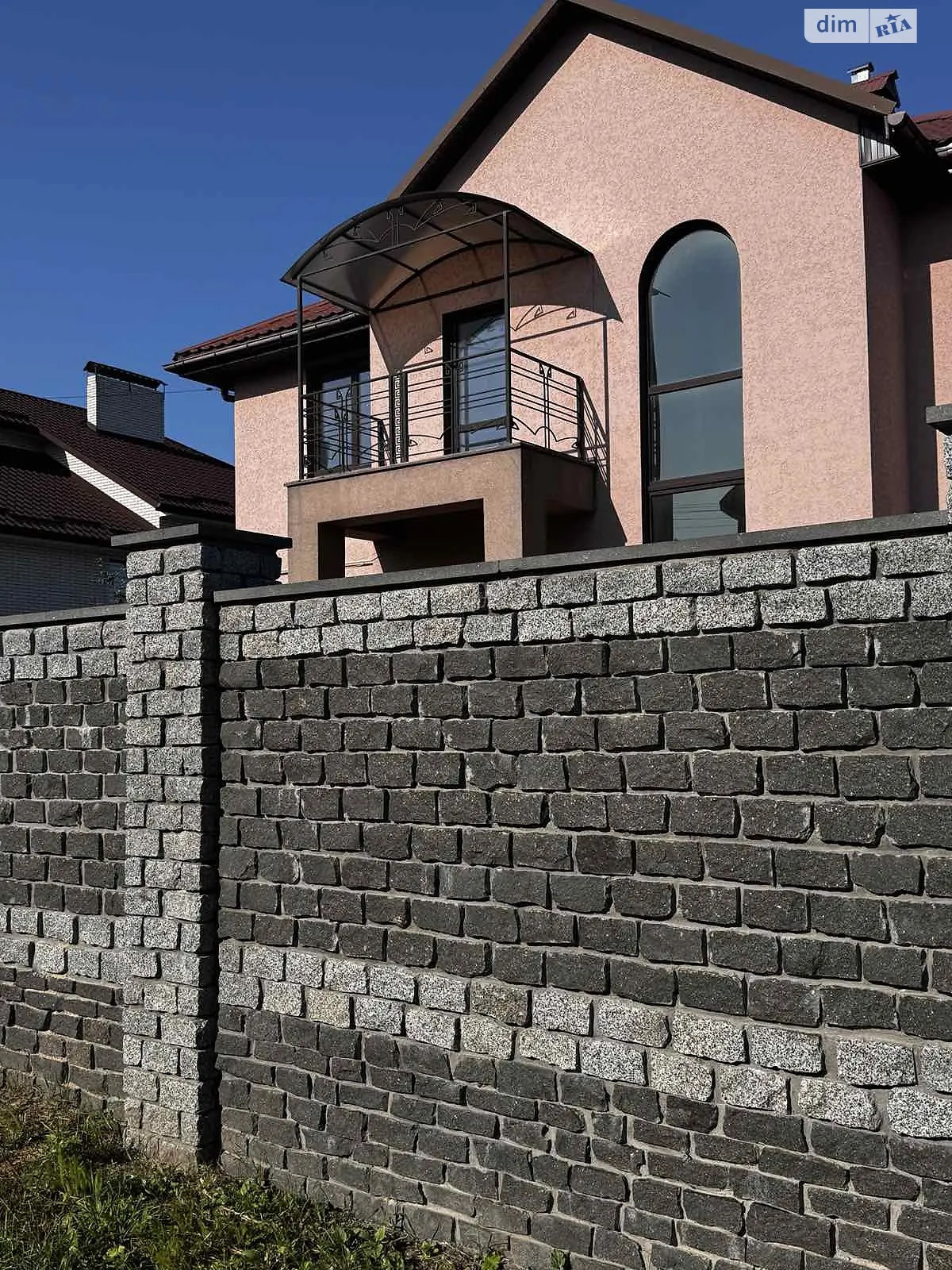 Продается дом на 2 этажа 210 кв. м с баней/сауной, цена: 165000 $ - фото 1