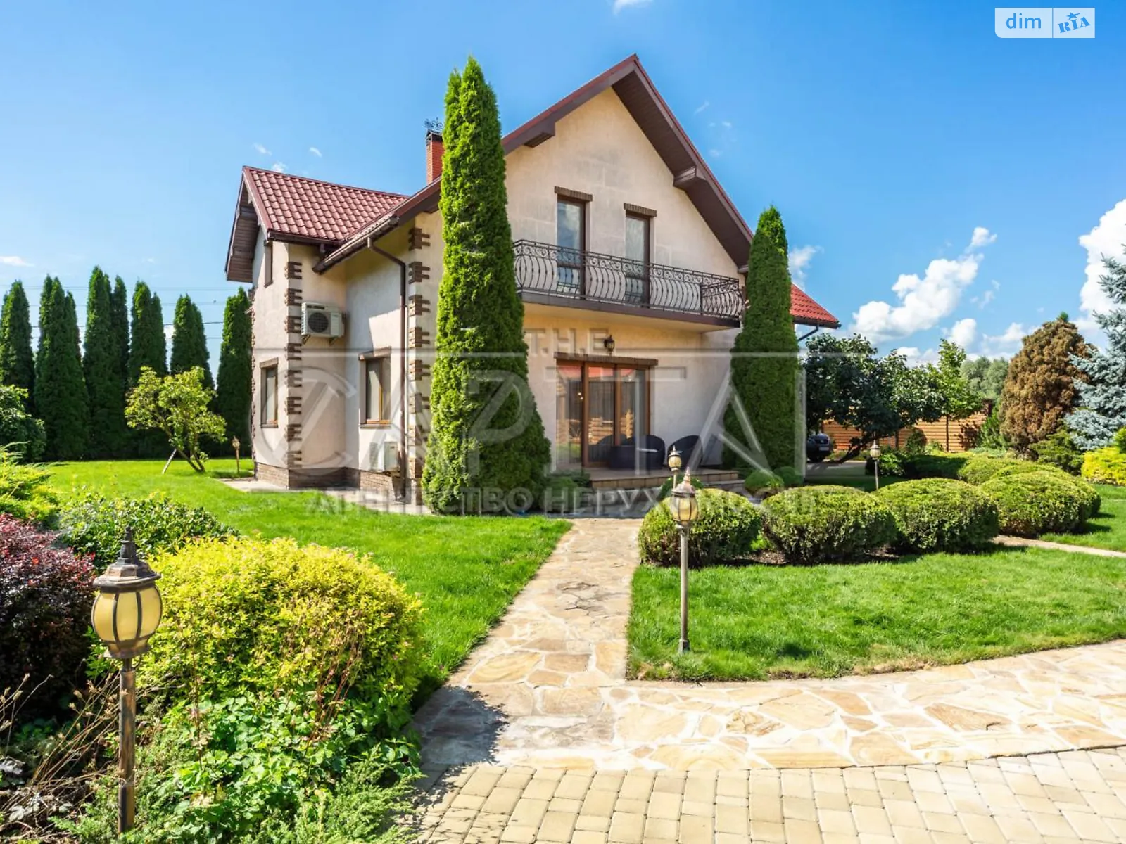 Продается дом на 2 этажа 205 кв. м с бассейном, цена: 250000 $ - фото 1