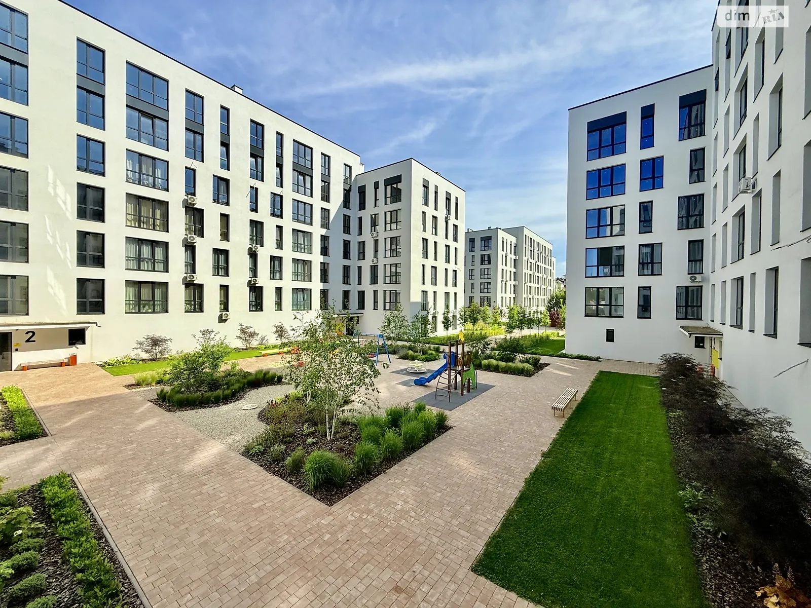 Продається 2-кімнатна квартира 61.3 кв. м у Минаї, вул. Августина Волошина, 24 - фото 1