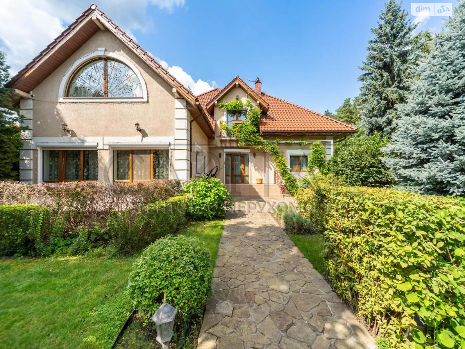 Сдается в аренду дом на 2 этажа 450 кв. м с мебелью, цена: 4000 $ - фото 1