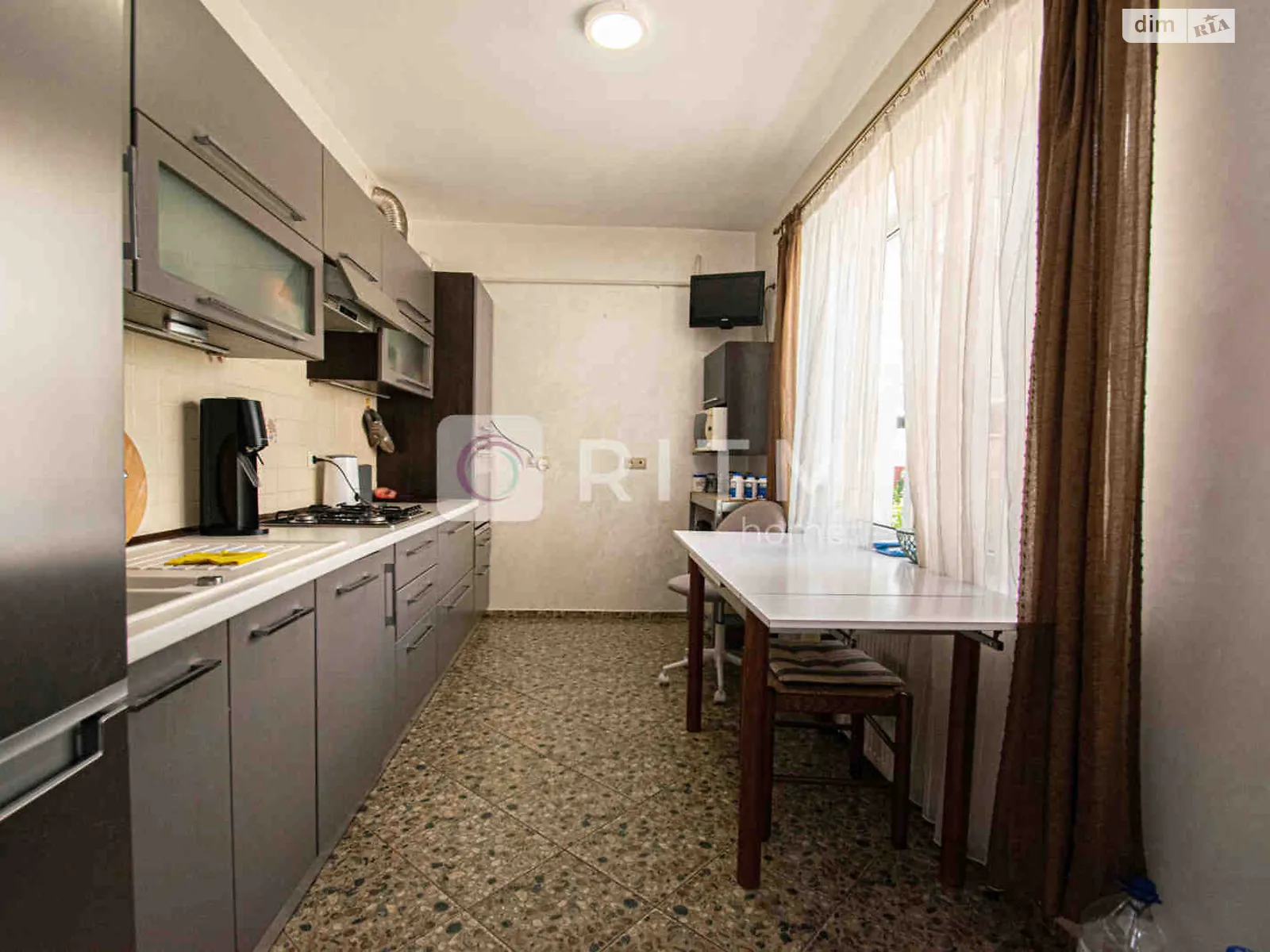 Продается дом на 2 этажа 190 кв. м с садом, цена: 125000 $ - фото 1