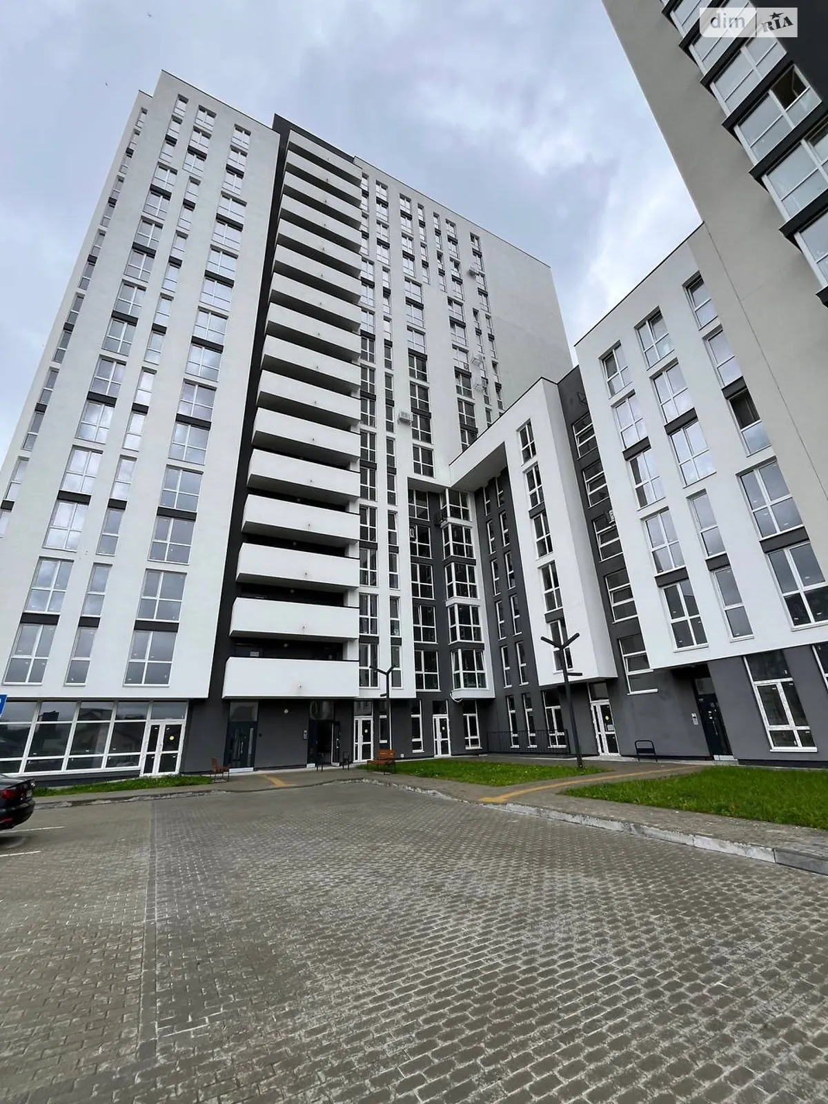 Продается 2-комнатная квартира 53.3 кв. м в Львове, ул. Владимира Великого, 10В - фото 1